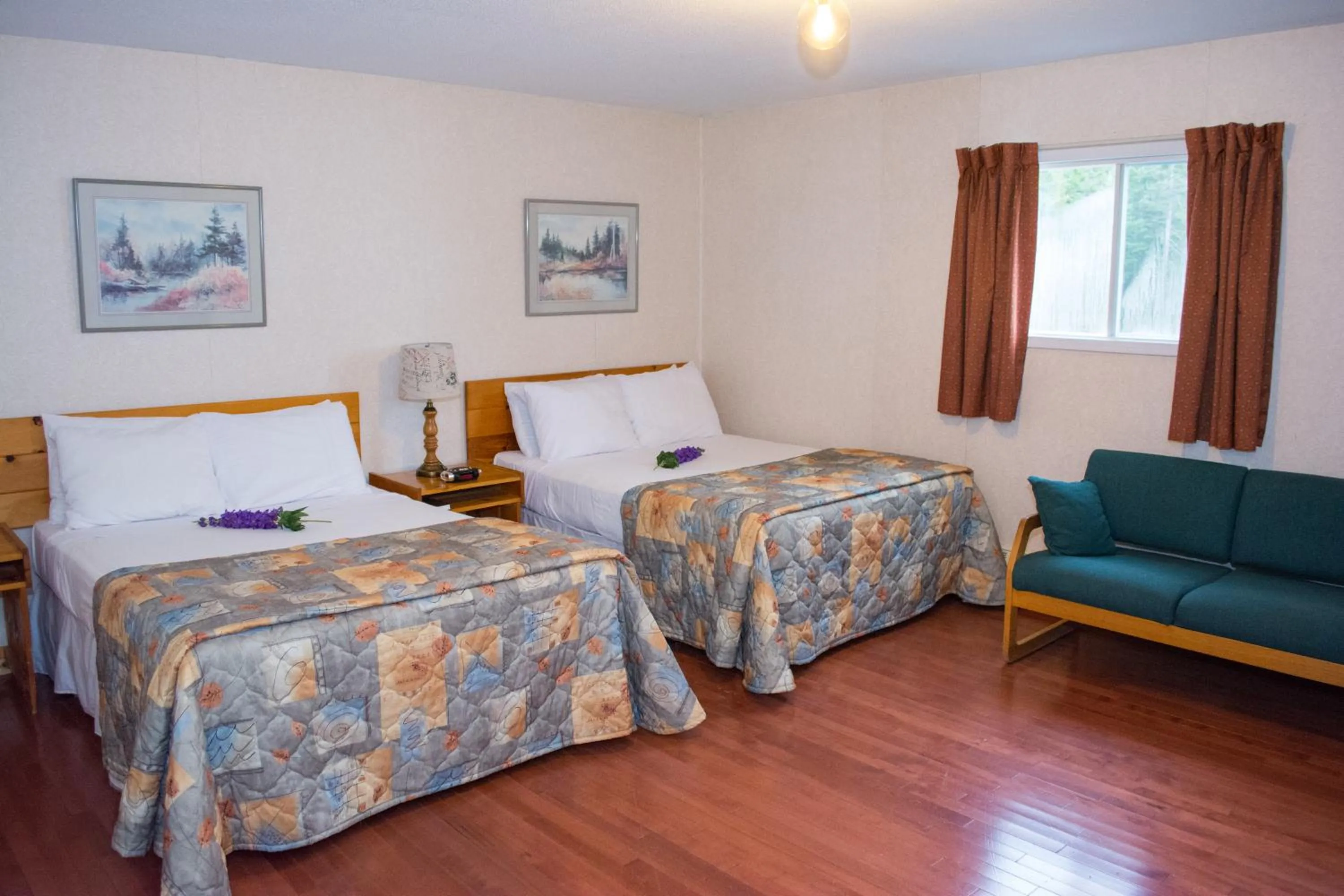 Bed in Mayflower Inn