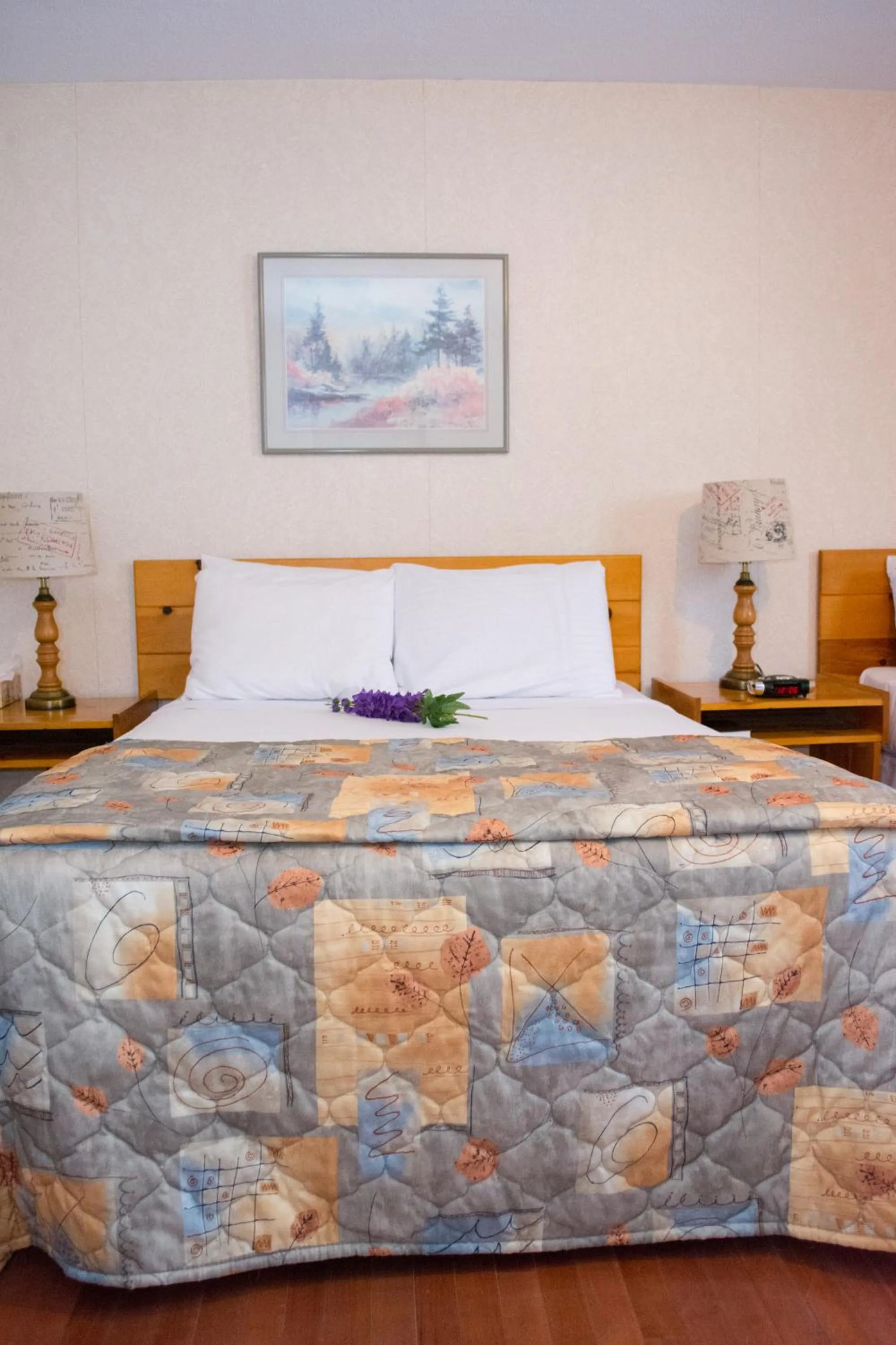 Bed in Mayflower Inn