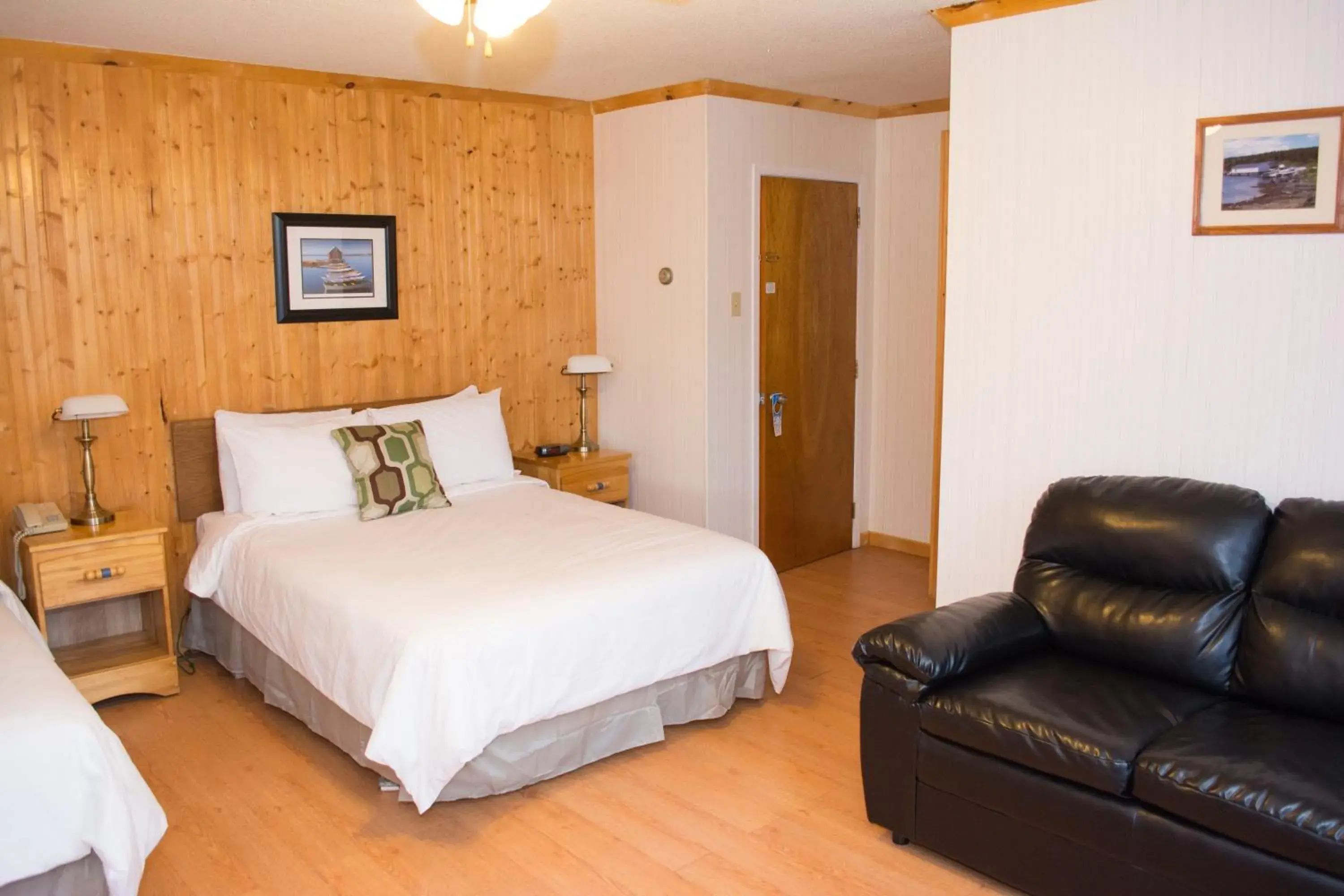 Single Room in Mayflower Inn Single Room in Mayflower Inn