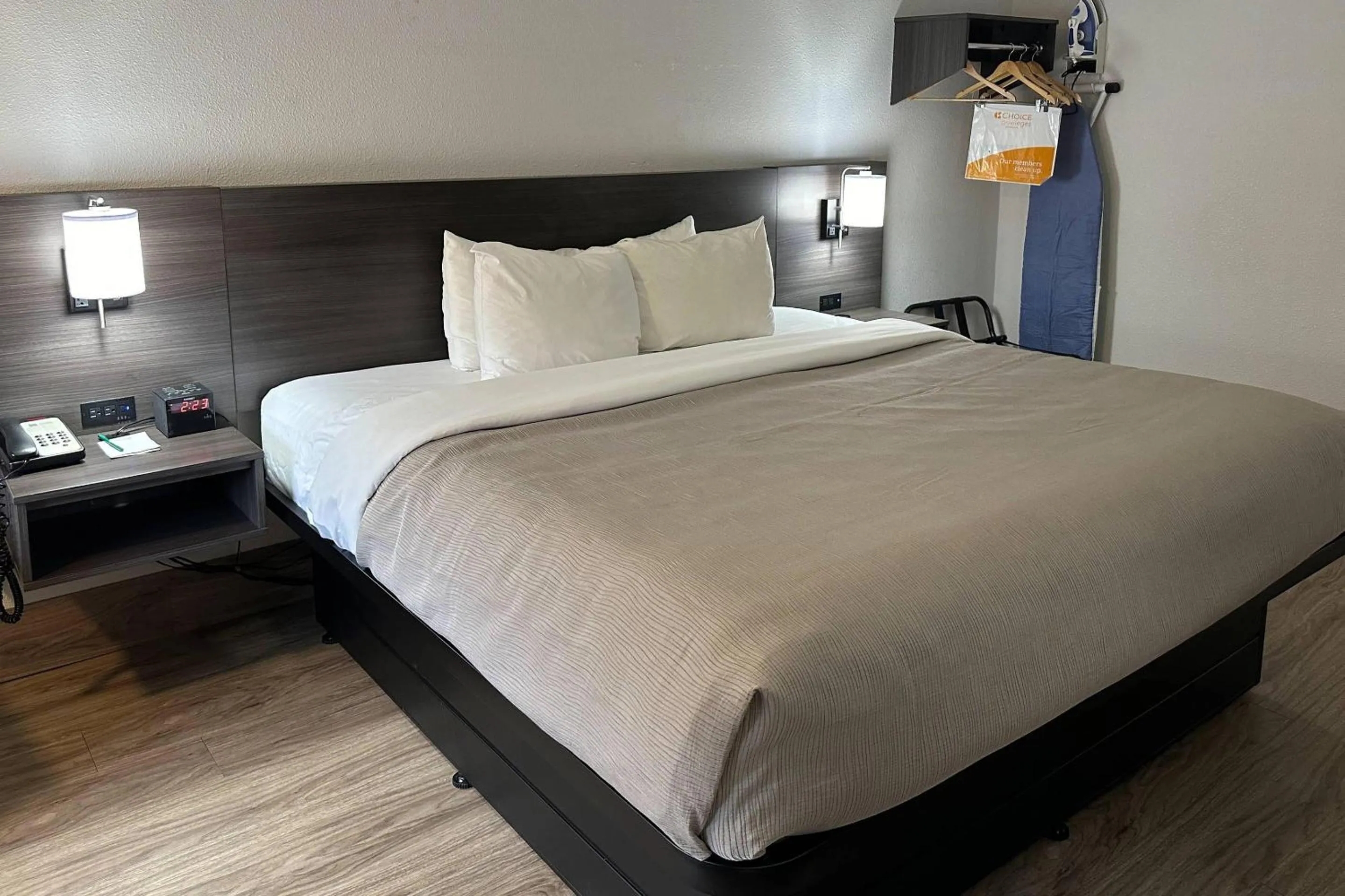 Bedroom, Bed in Quality Inn Forsyth near GA Public Safety Training Center