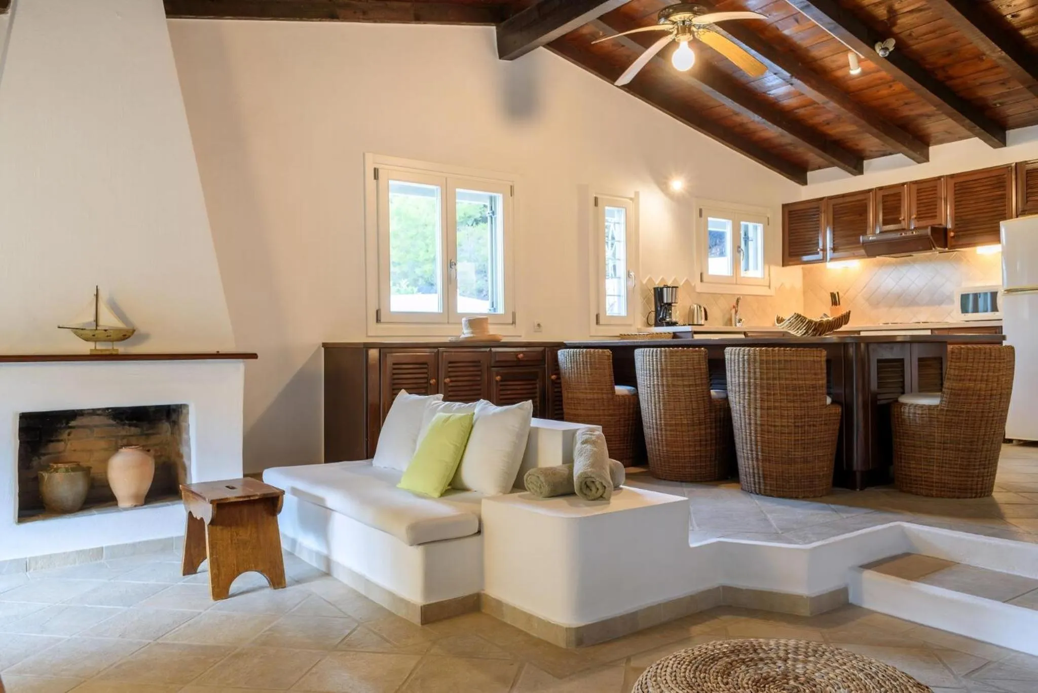 Living room in Skiathos Luxury Villa 2 Bedroom Villa Dyo Vromolimnos