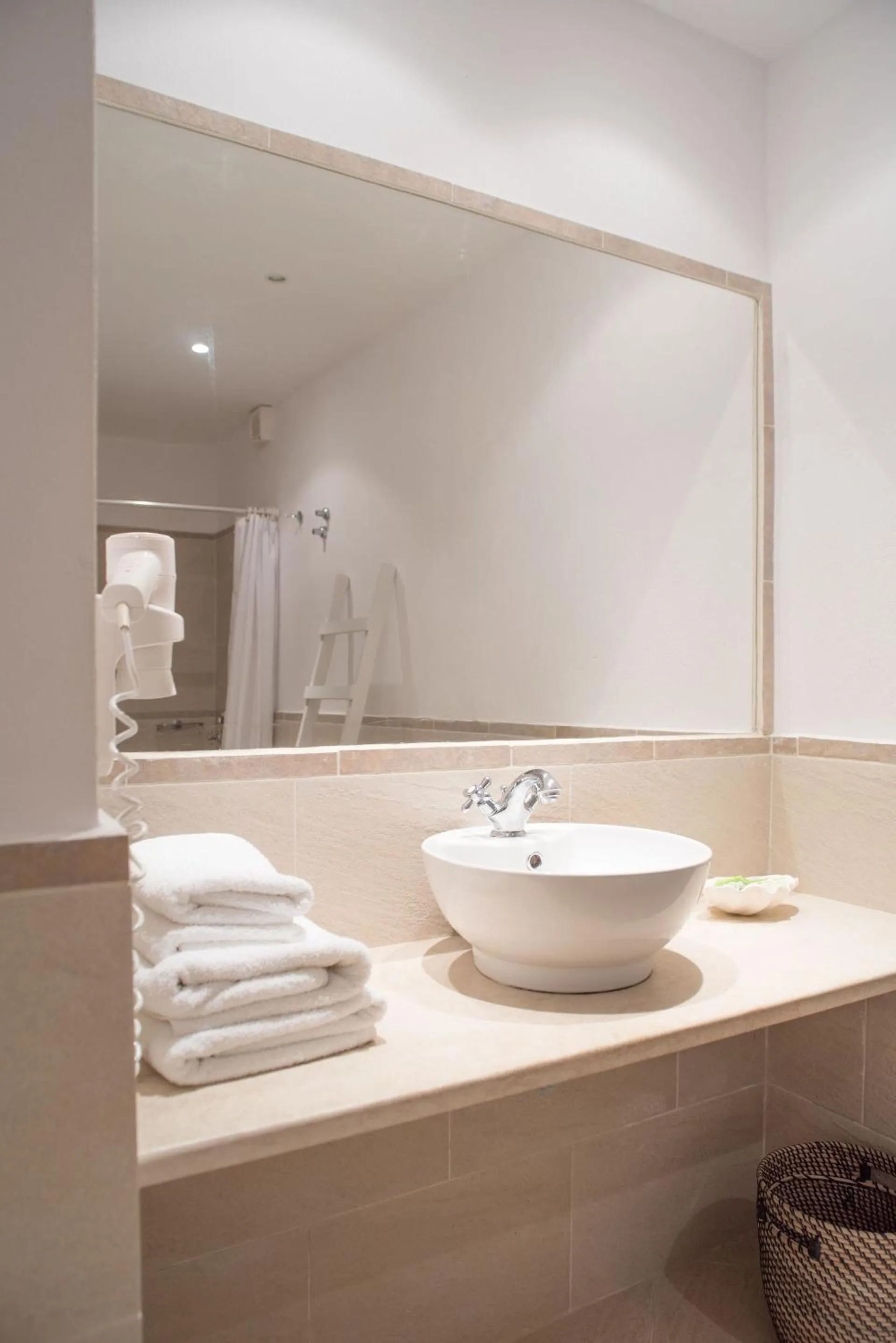 Bathroom in Skiathos Luxury Villa 2 Bedroom Villa Dyo Vromolimnos