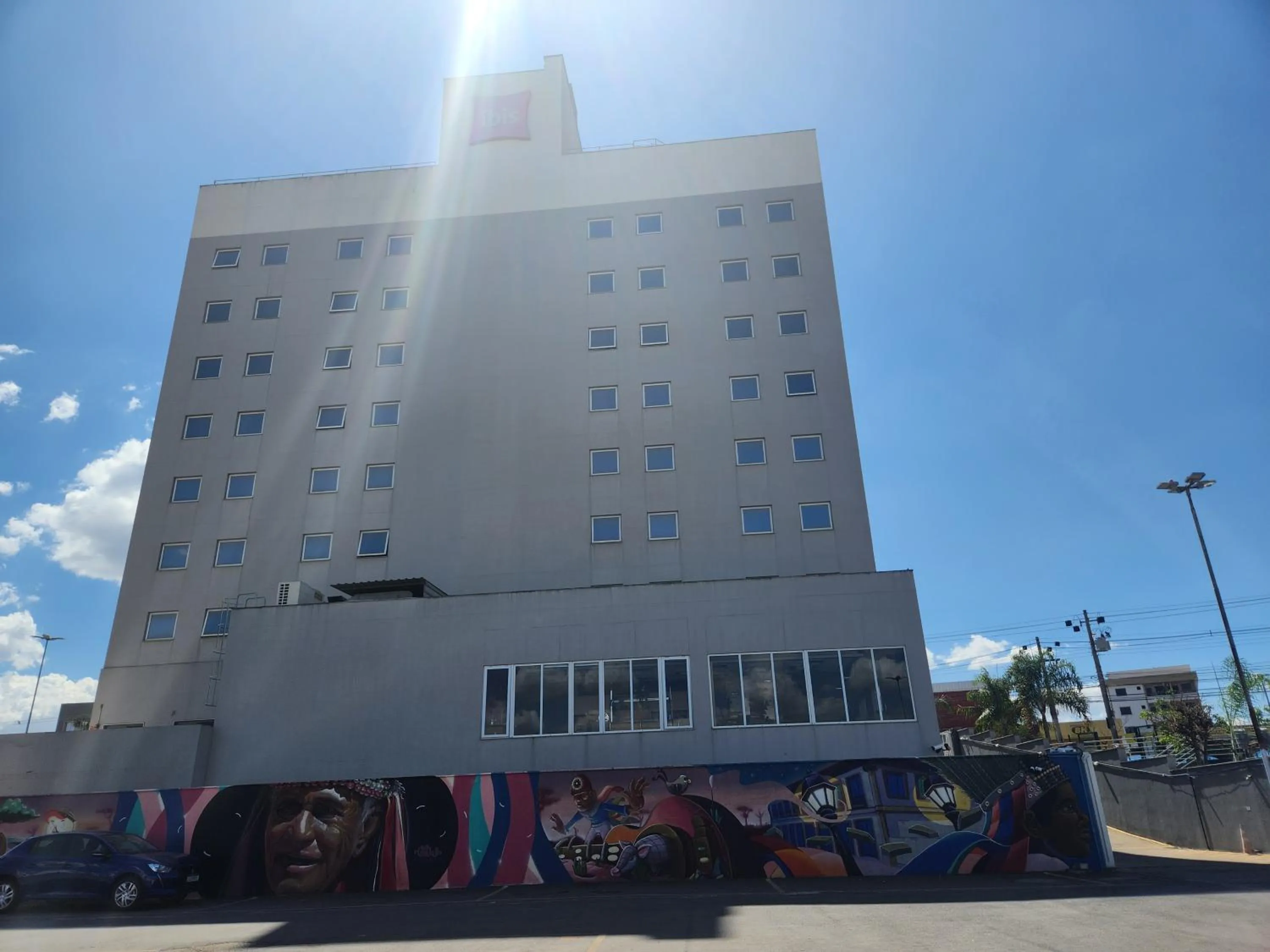 Facade/entrance in ibis Montes Claros Shopping