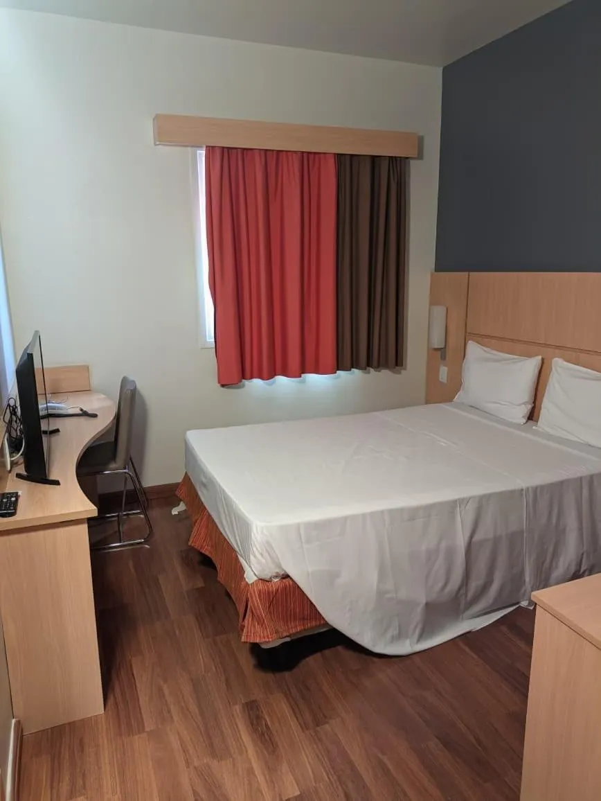 Bed in ibis Montes Claros Shopping
