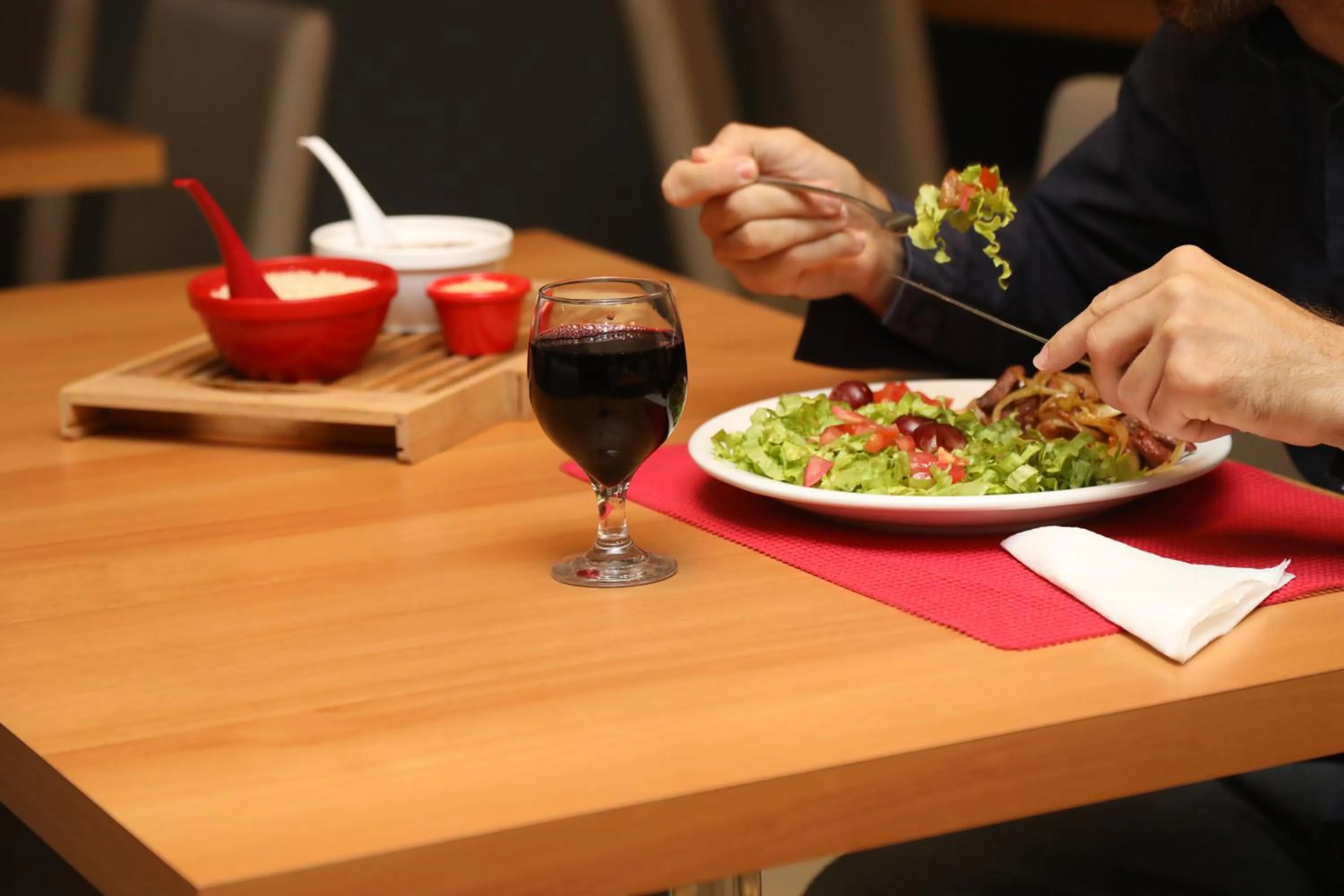 Restaurant/places to eat in ibis Montes Claros Shopping