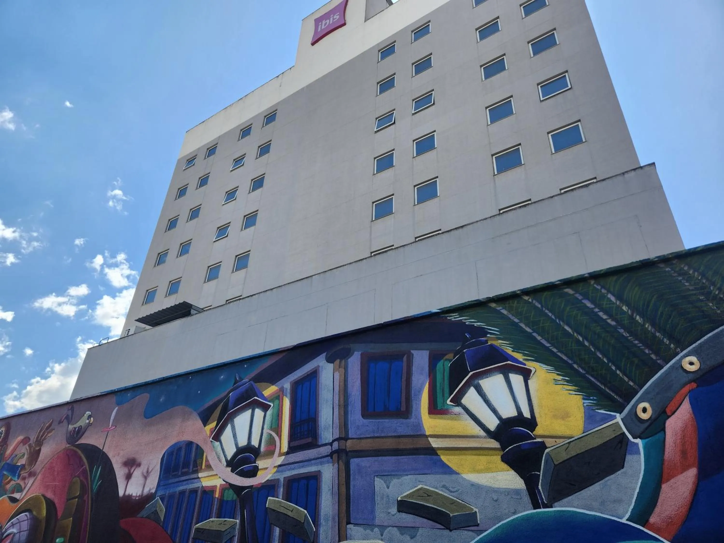 Facade/entrance in ibis Montes Claros Shopping