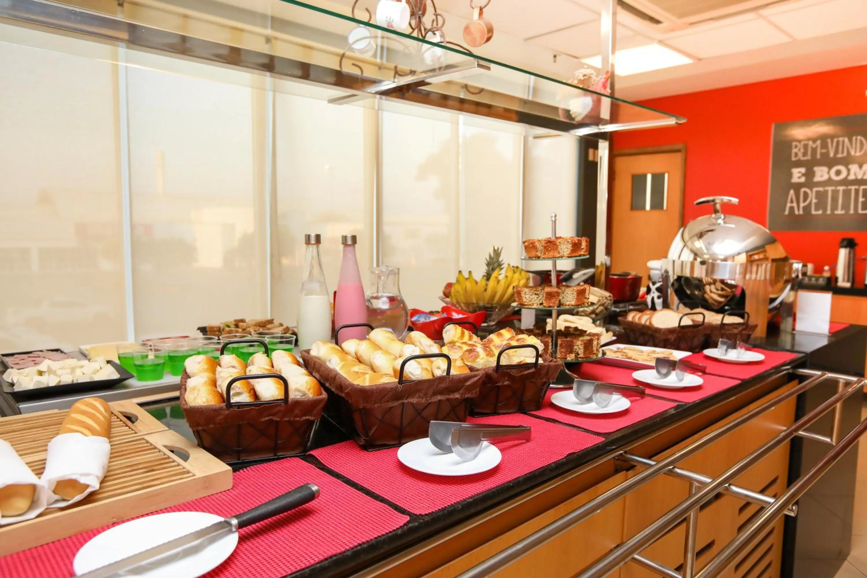 Buffet breakfast in ibis Montes Claros Shopping