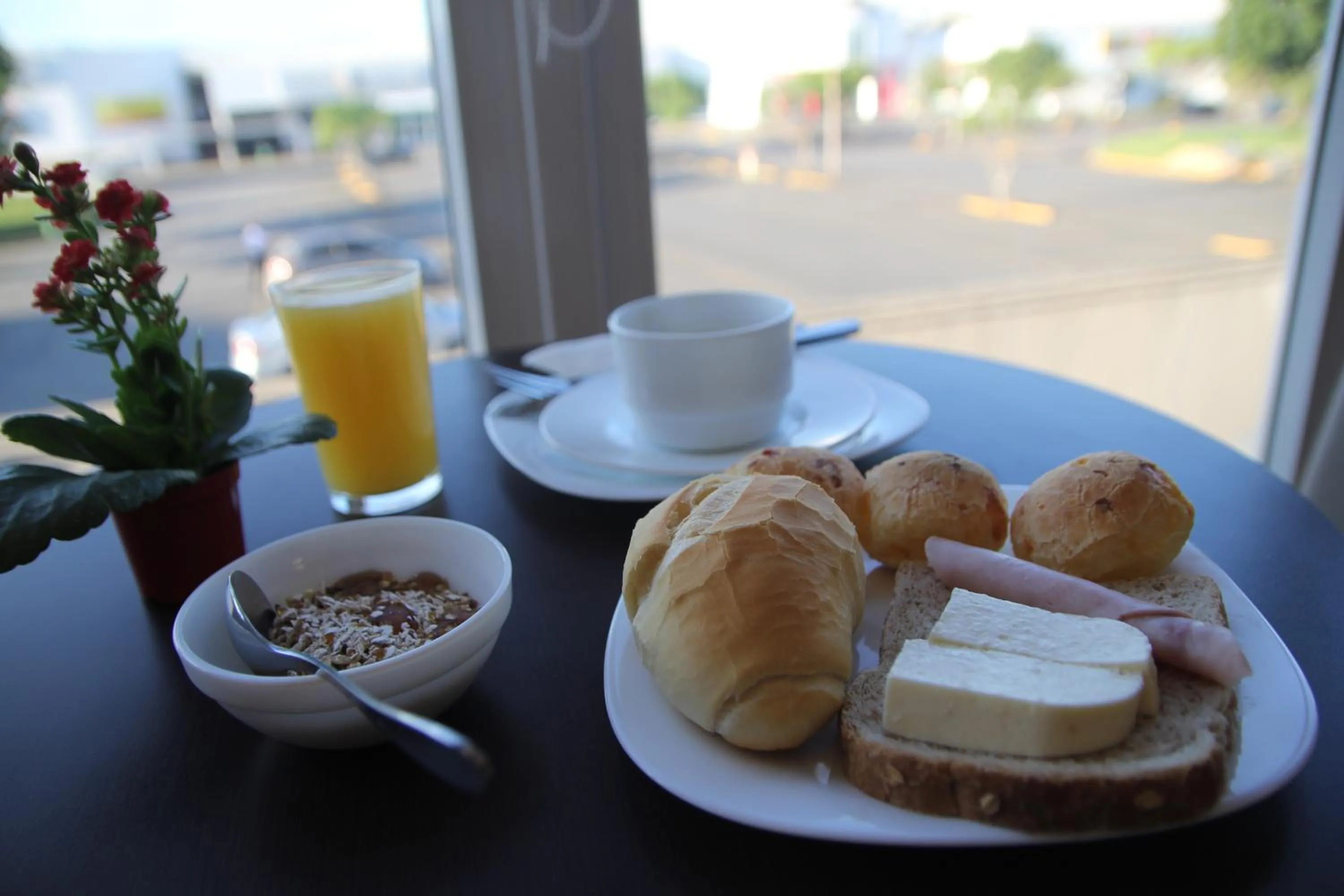 Breakfast in ibis Montes Claros Shopping