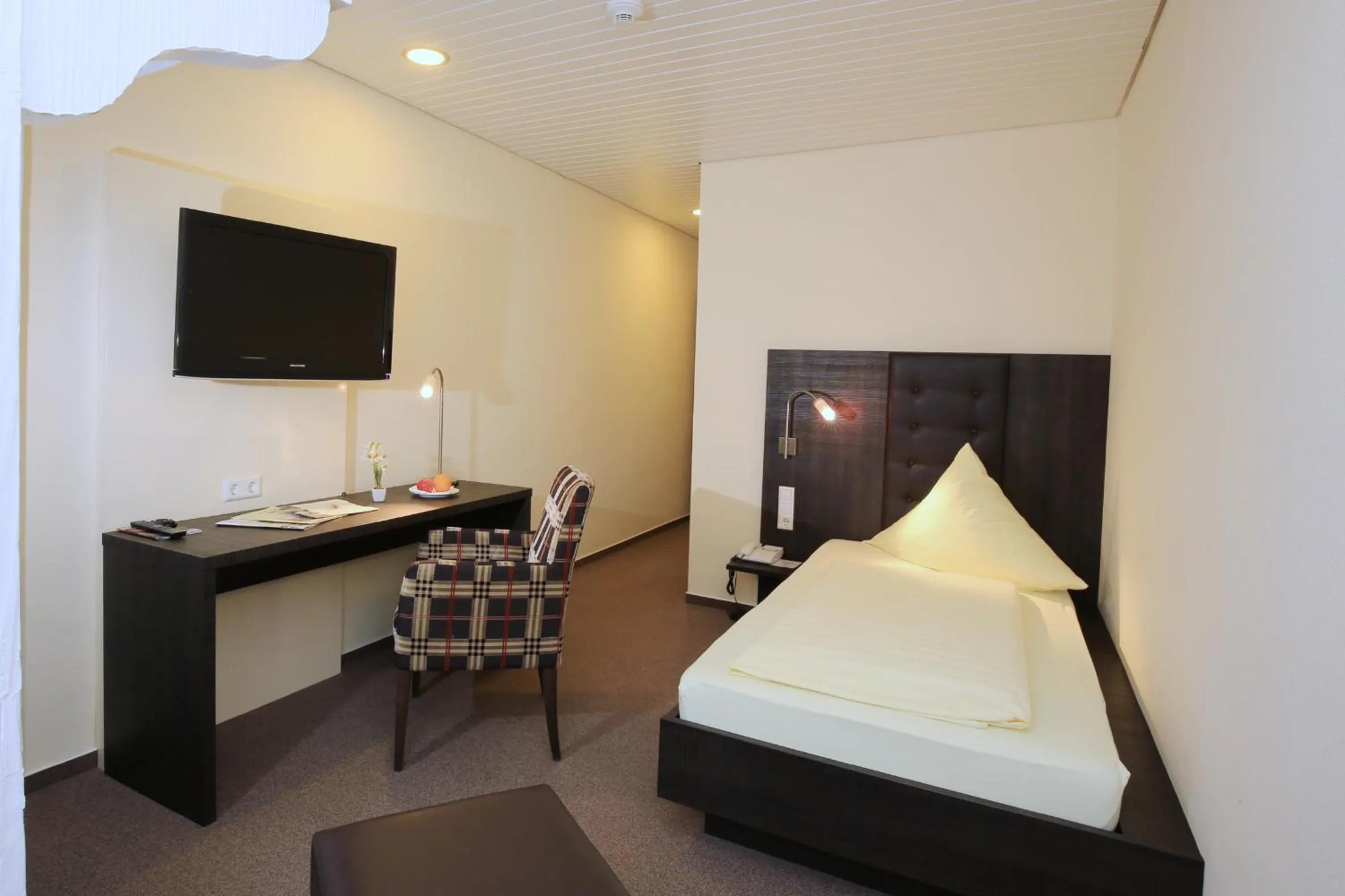 TV and multimedia, Bed in Hotel Hirschen