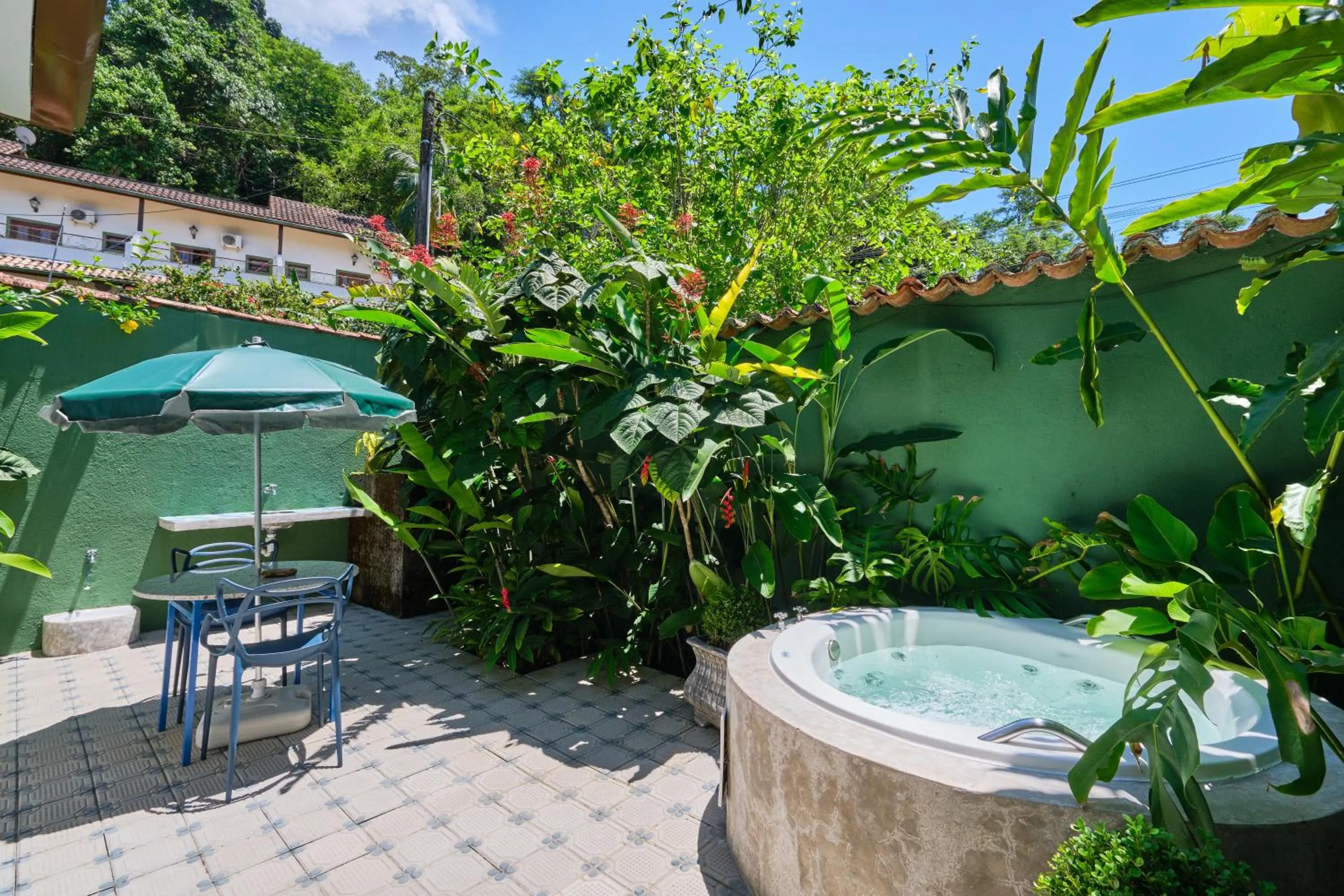 Pousada Pontal Gardens