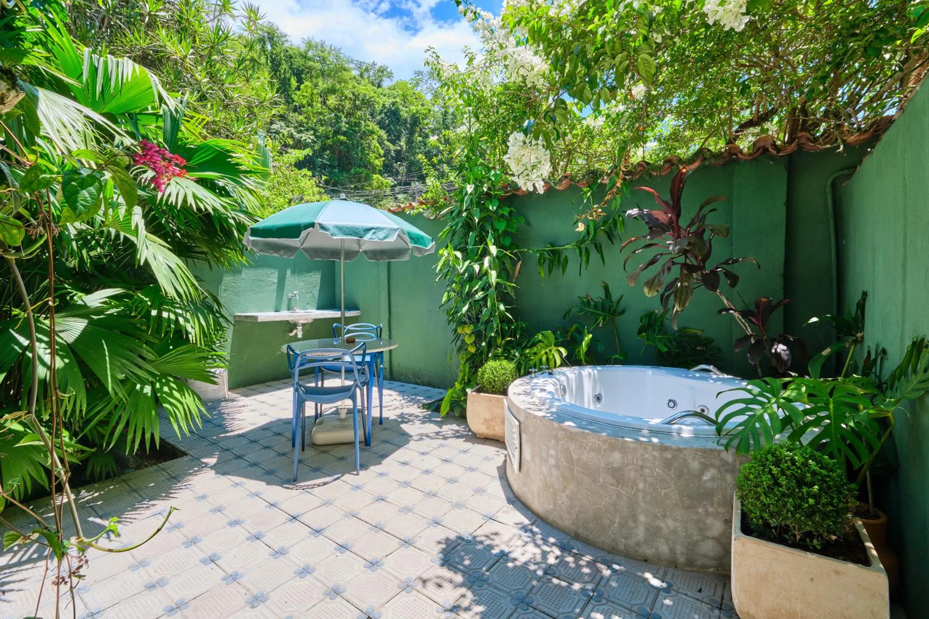 Pousada Pontal Gardens