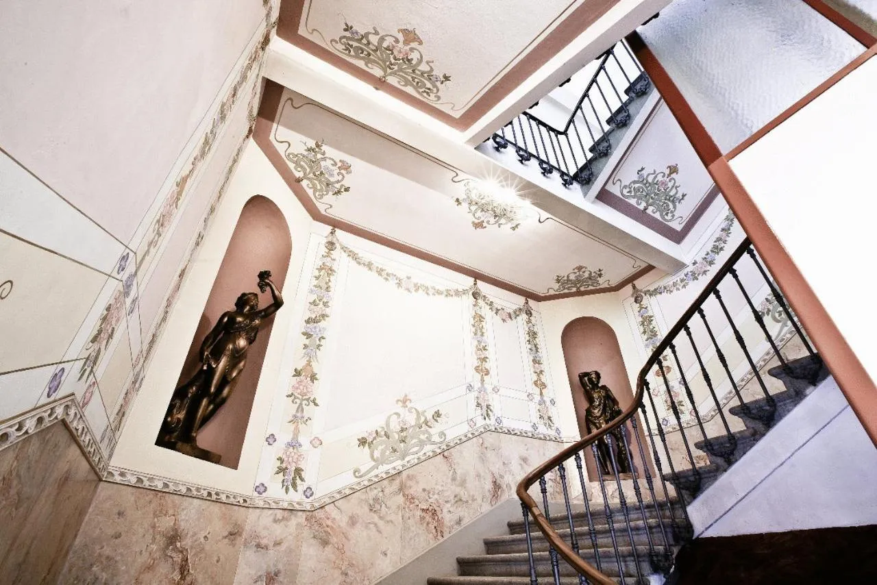 Decorative detail in Parkhotel du Sauvage