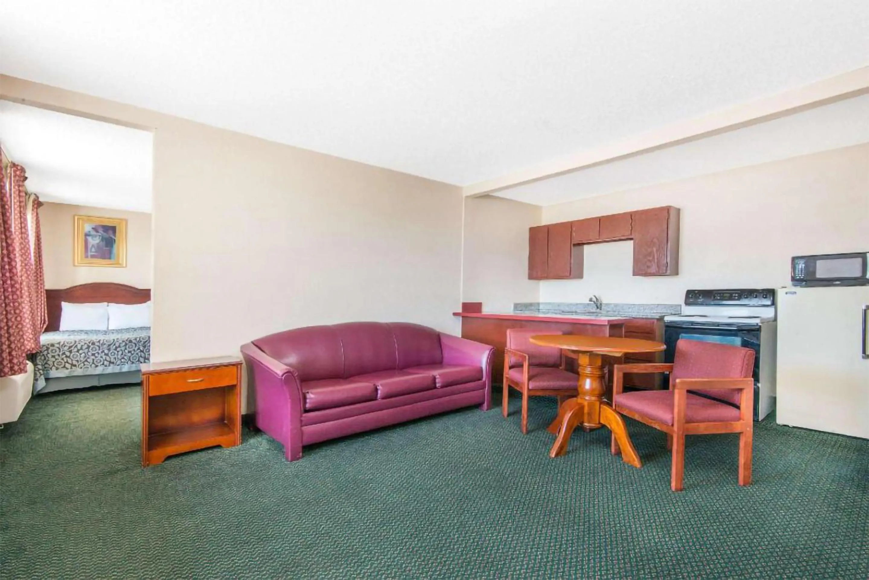 Living room in Blue Way Inn & Suites Wichita East