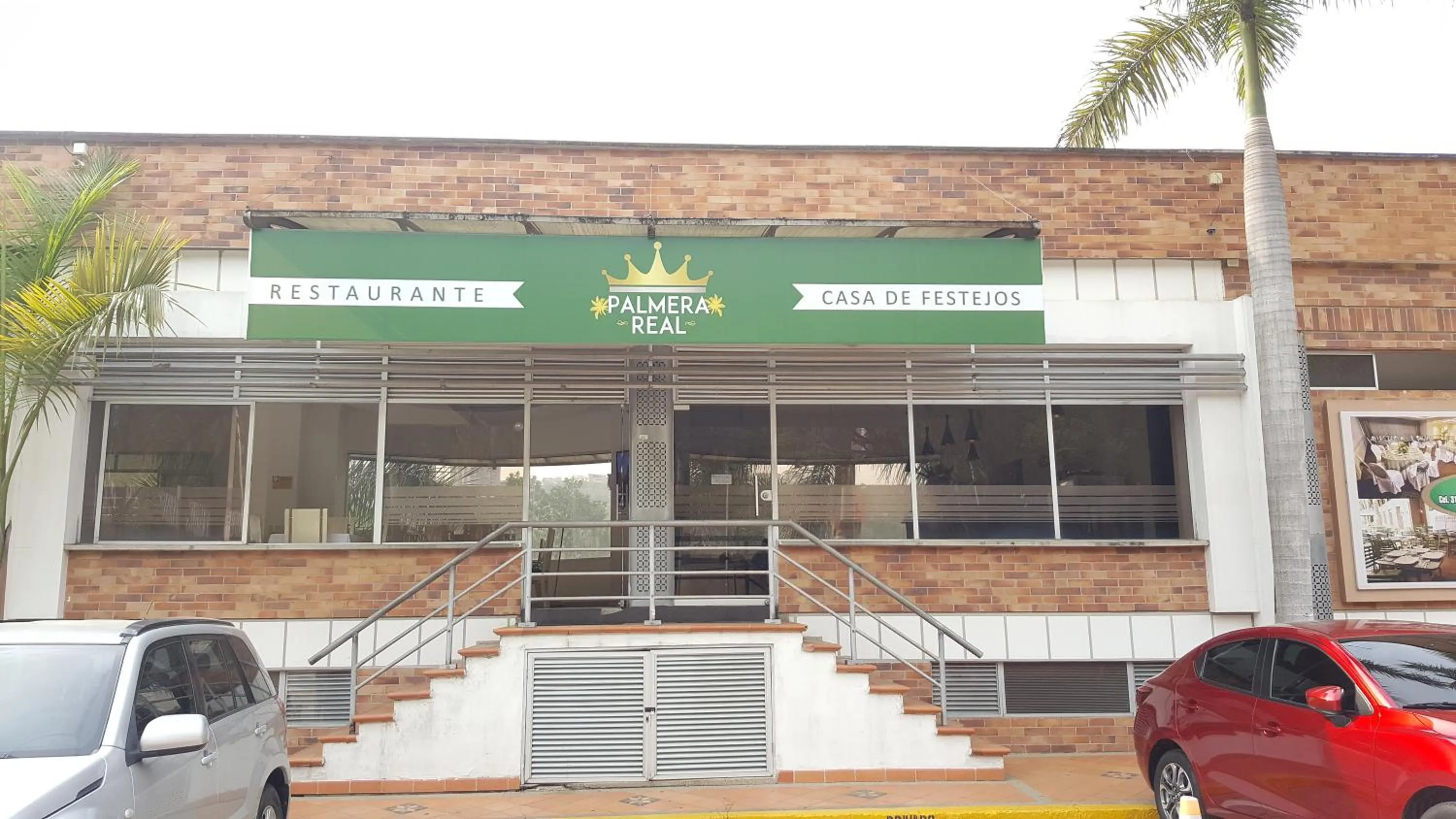 Restaurant/places to eat in Hotel Palmera Real