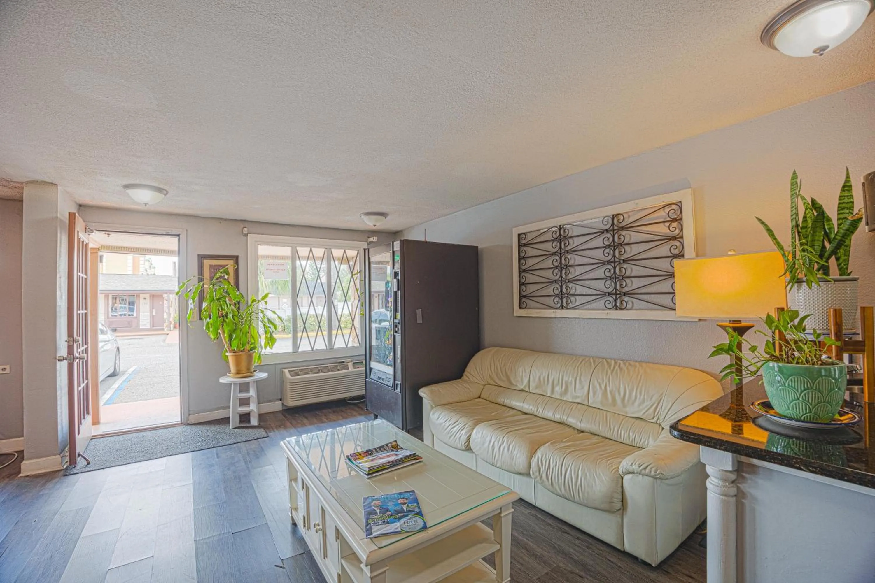 Lobby or reception in Liberty Garden Inn by OYO Kissimmee near Disney World