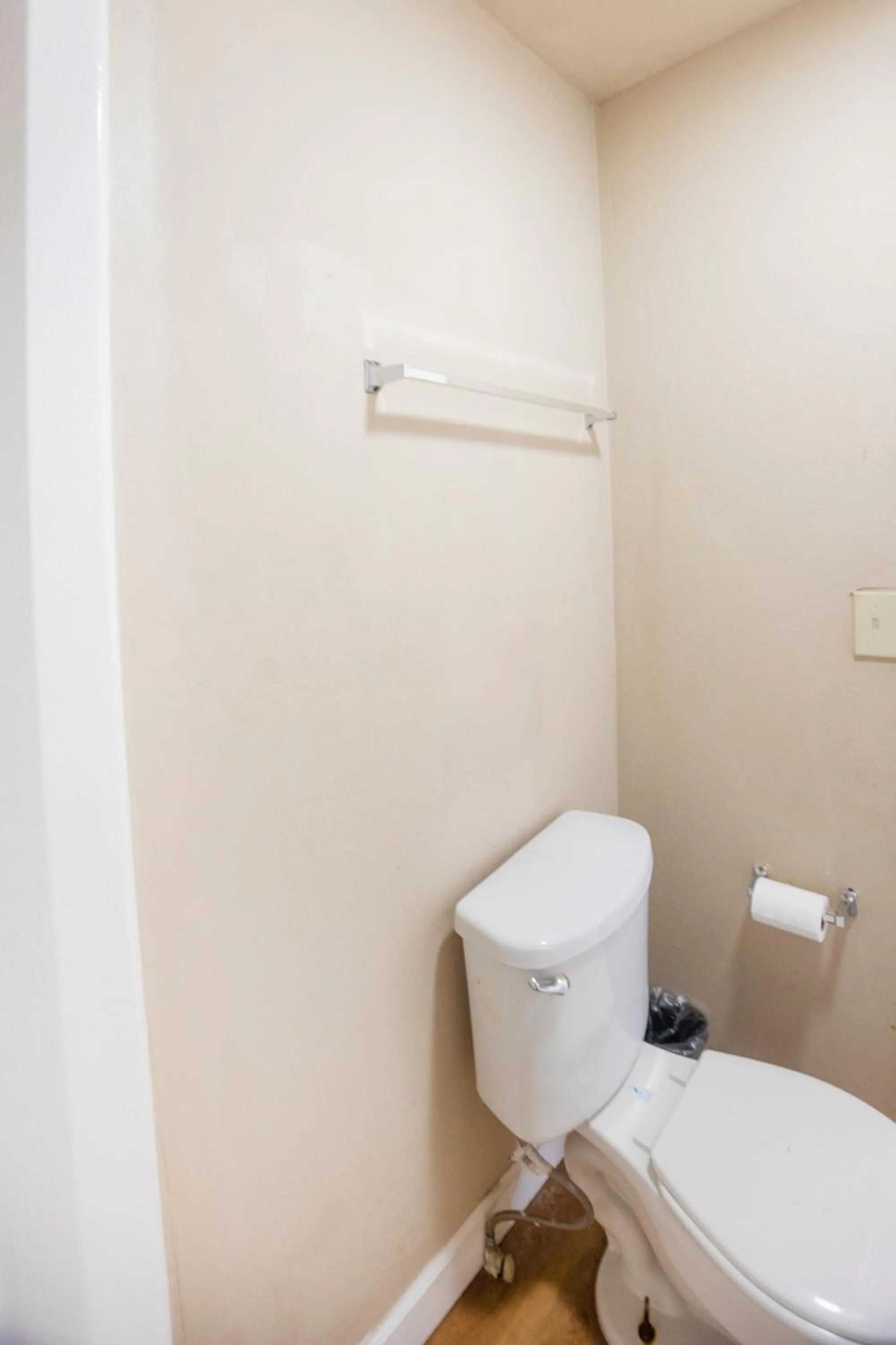 Bathroom in Liberty Garden Inn by OYO Kissimmee near Disney World