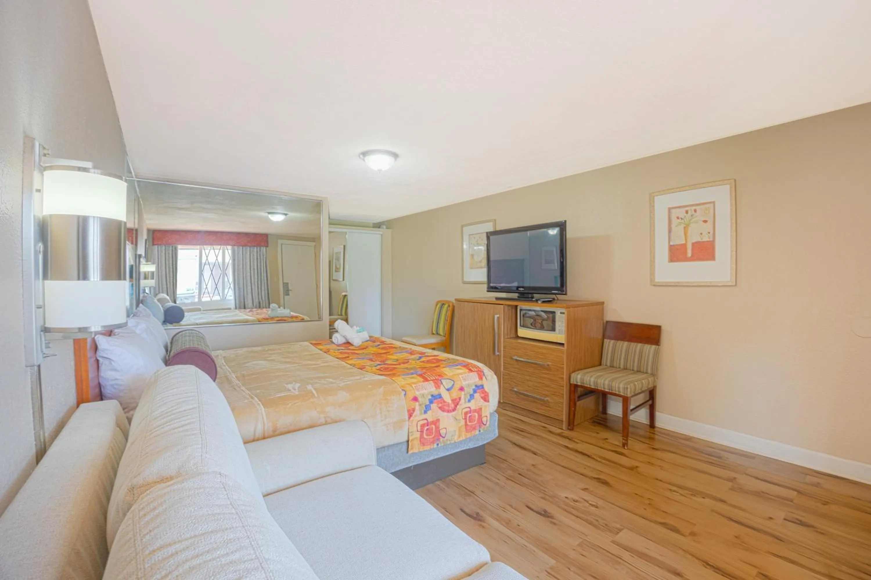 Bedroom, Bed in Liberty Garden Inn by OYO Kissimmee near Disney World