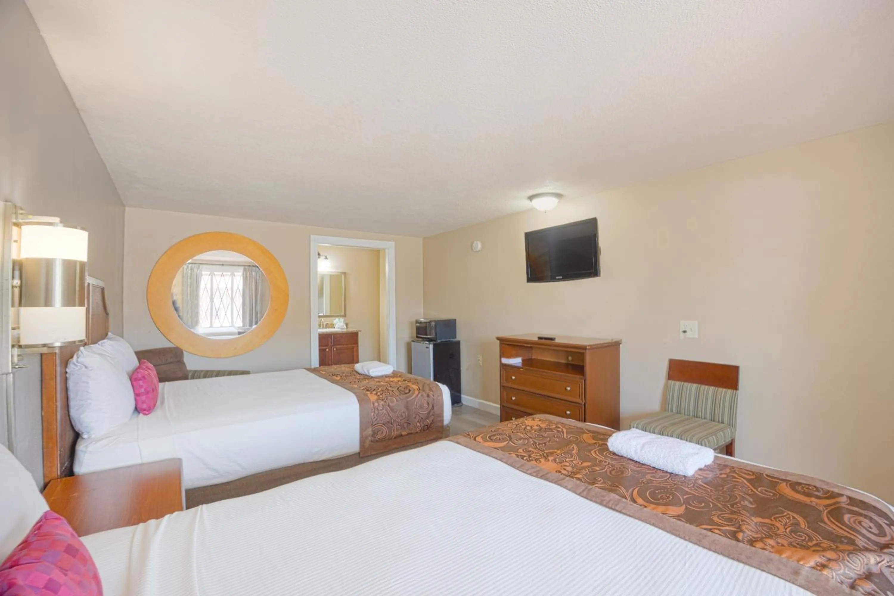 Bedroom, Bed in Liberty Garden Inn by OYO Kissimmee near Disney World