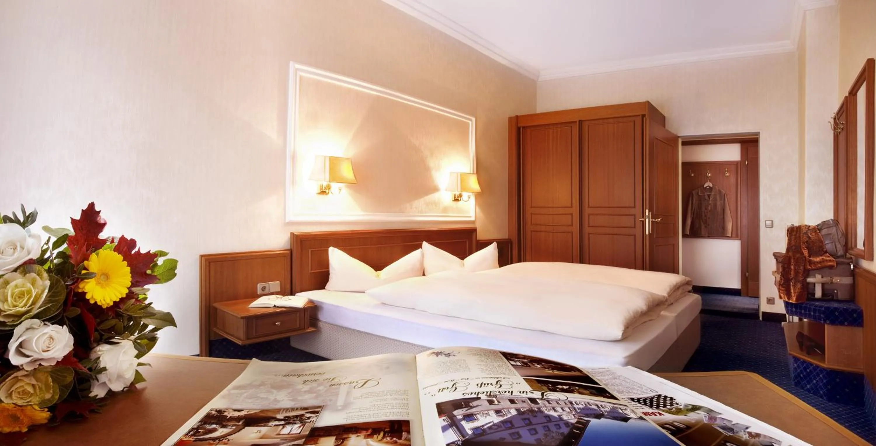 Photo of the whole room, Bed in Post-Hotel