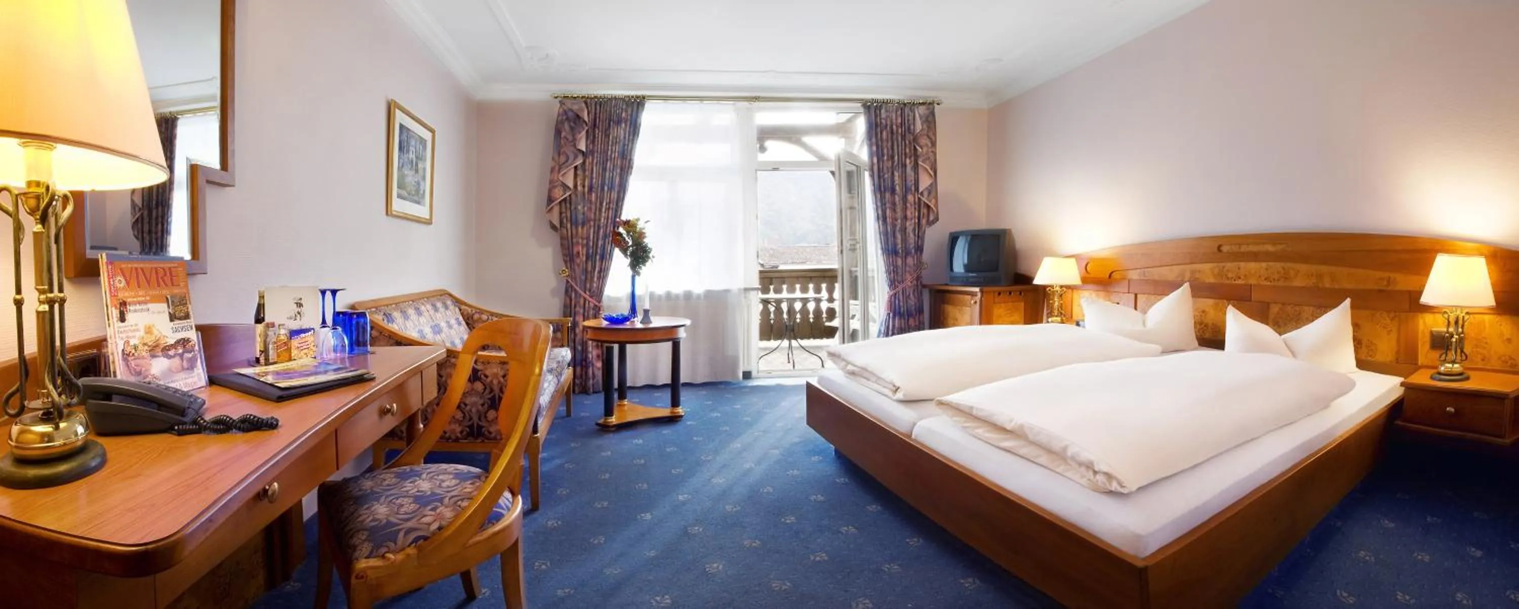 Photo of the whole room, Bed in Post-Hotel