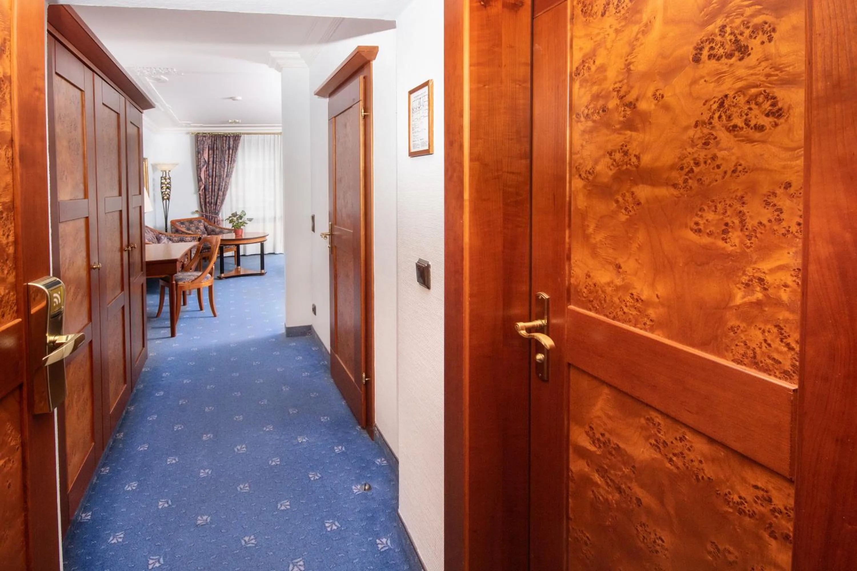 Photo of the whole room in Post-Hotel