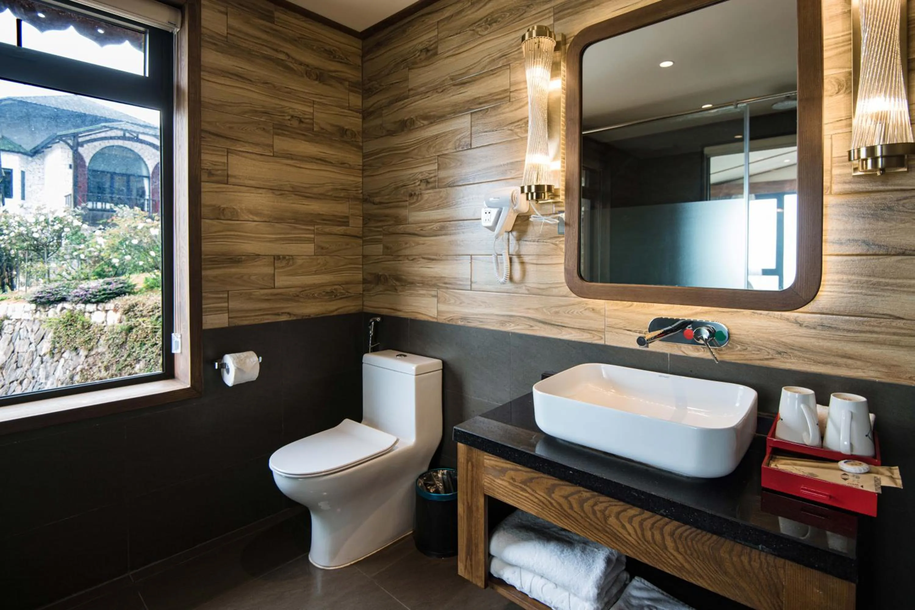 Sapa Catcat Hills Resort & Spa