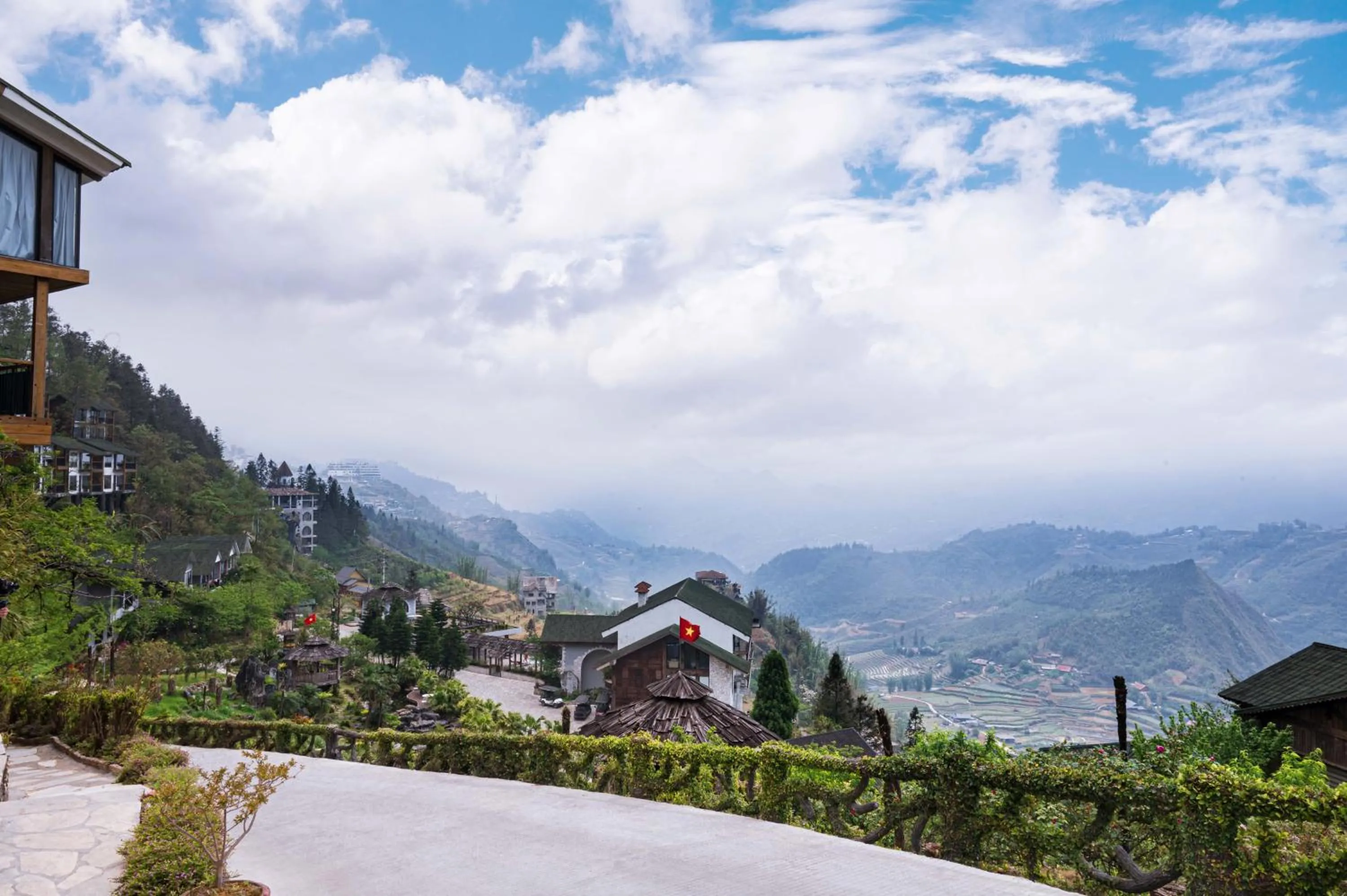 Sapa Catcat Hills Resort & Spa