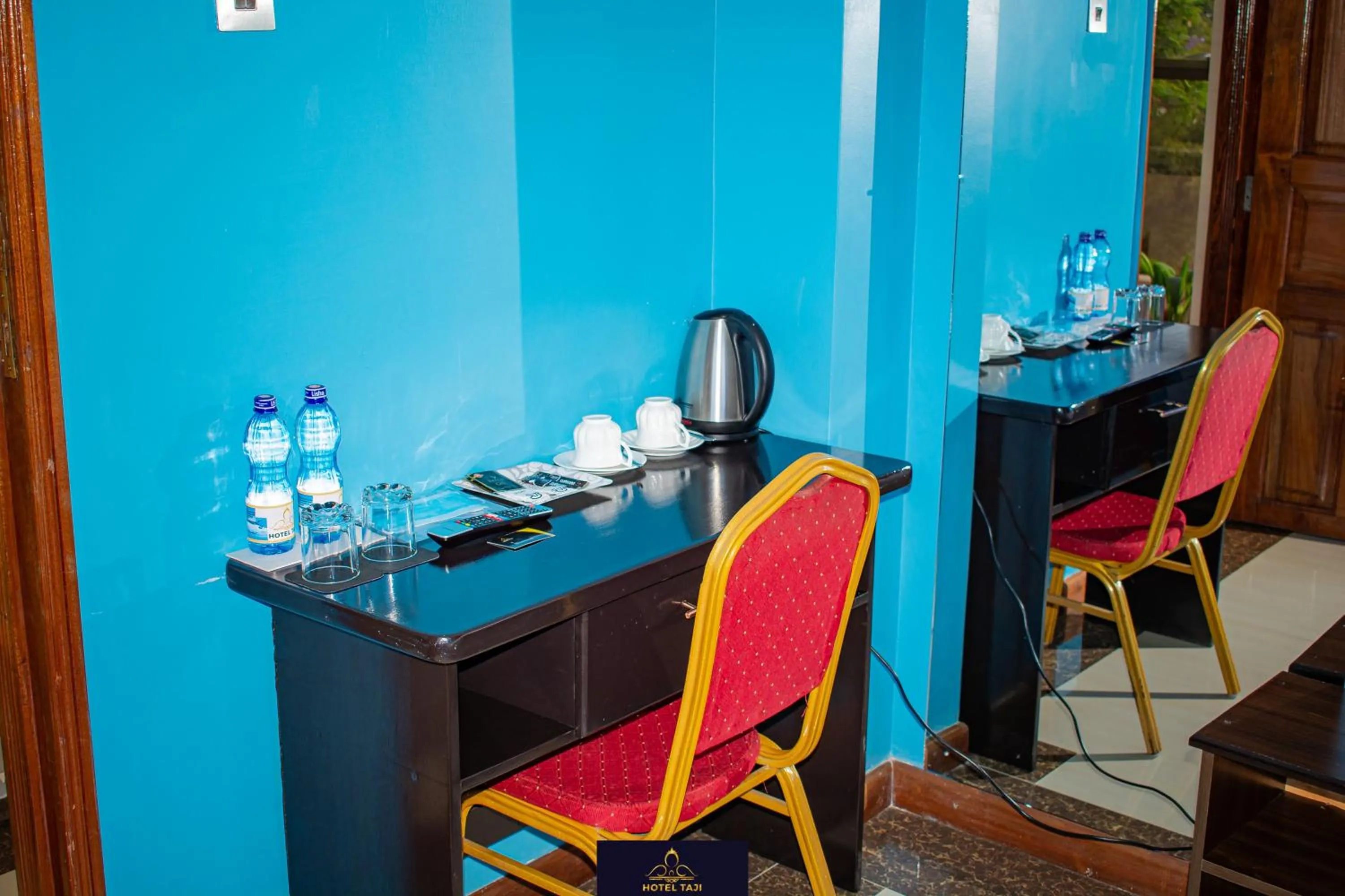 Coffee/tea facilities in HOTEL TAJI