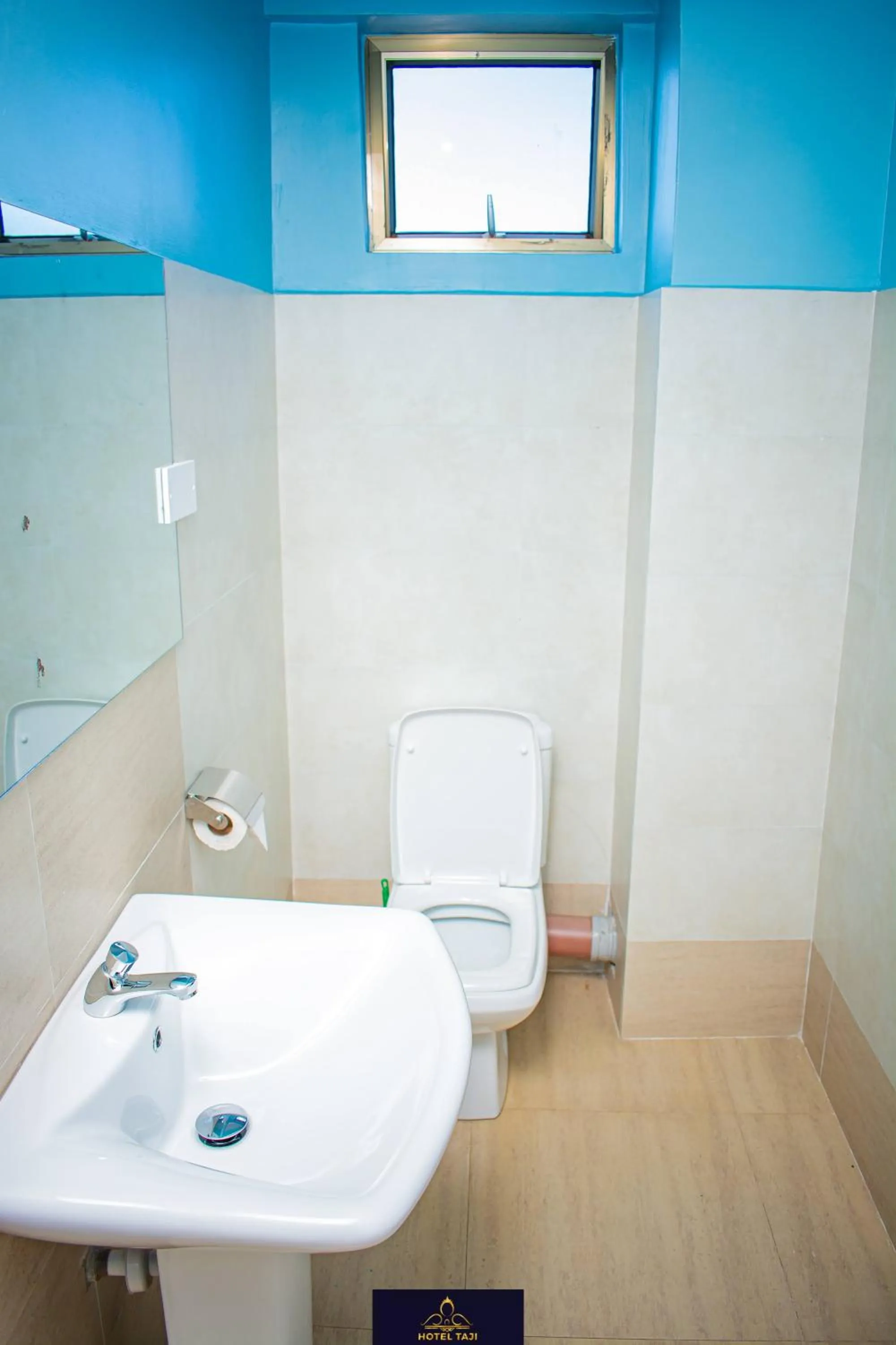 Toilet in HOTEL TAJI