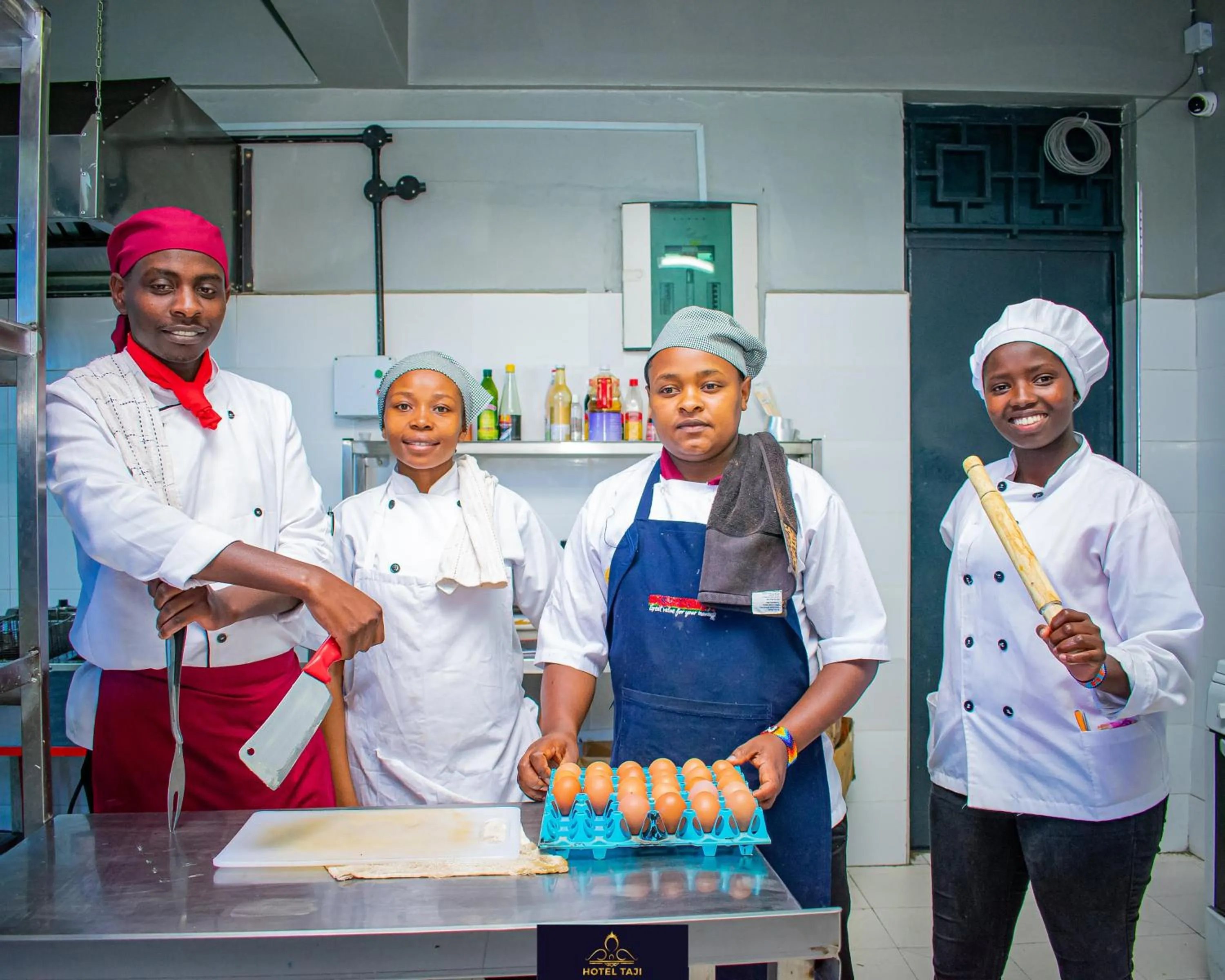 Restaurant/places to eat in HOTEL TAJI