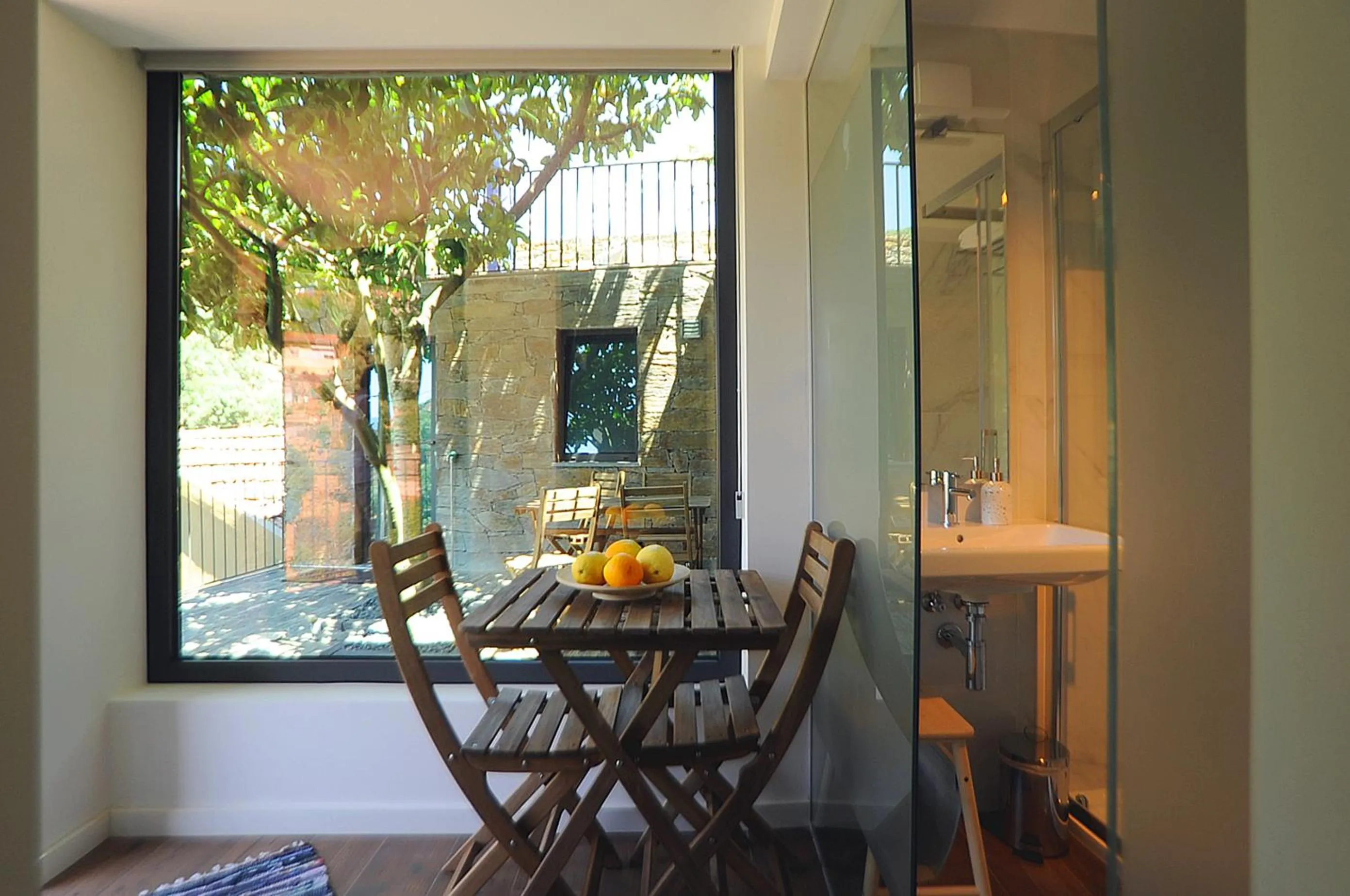 Shower in DouroXisto