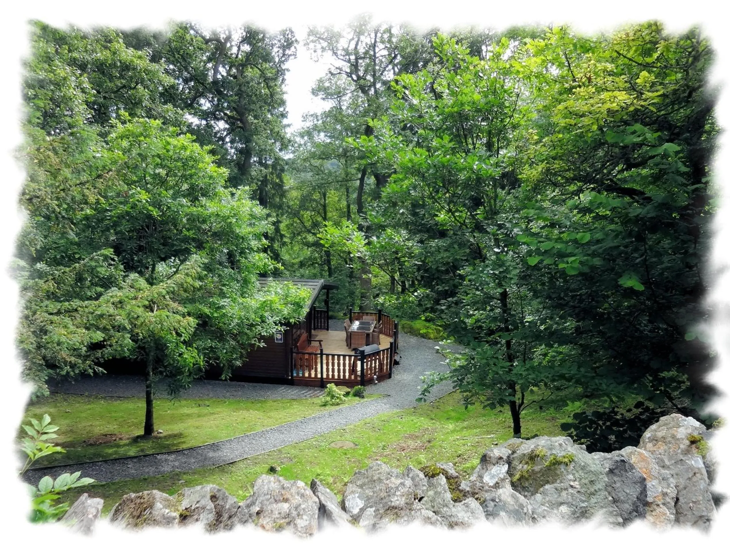 Garden in Blelham Tarn Rustic cabin in tranquil woodland