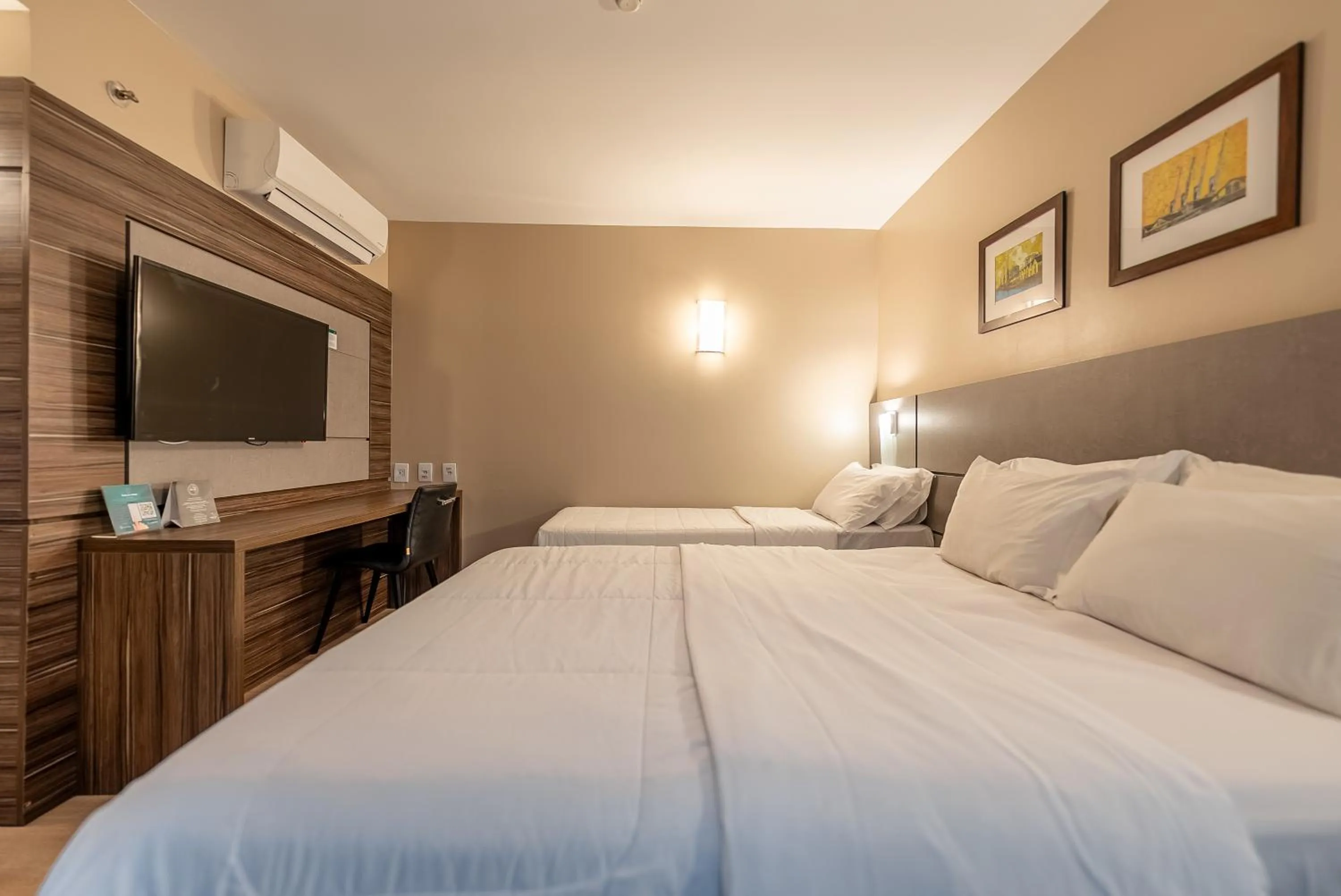 Bed in Hotel Laghetto Moinhos