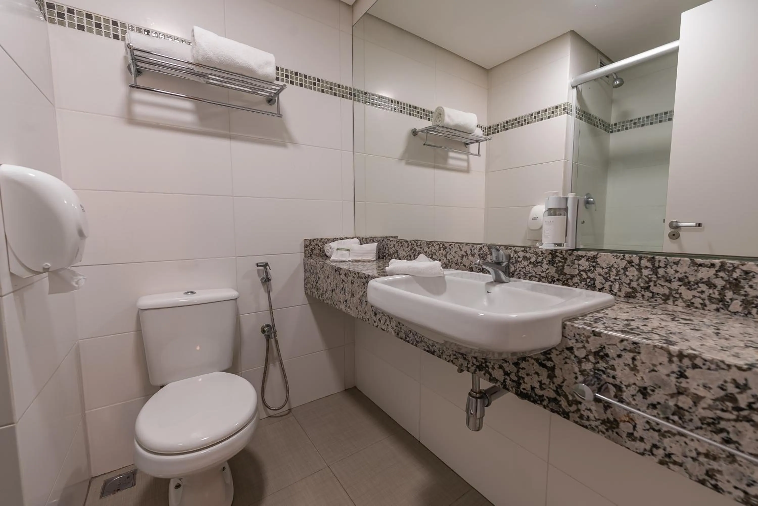 Shower in Hotel Laghetto Moinhos