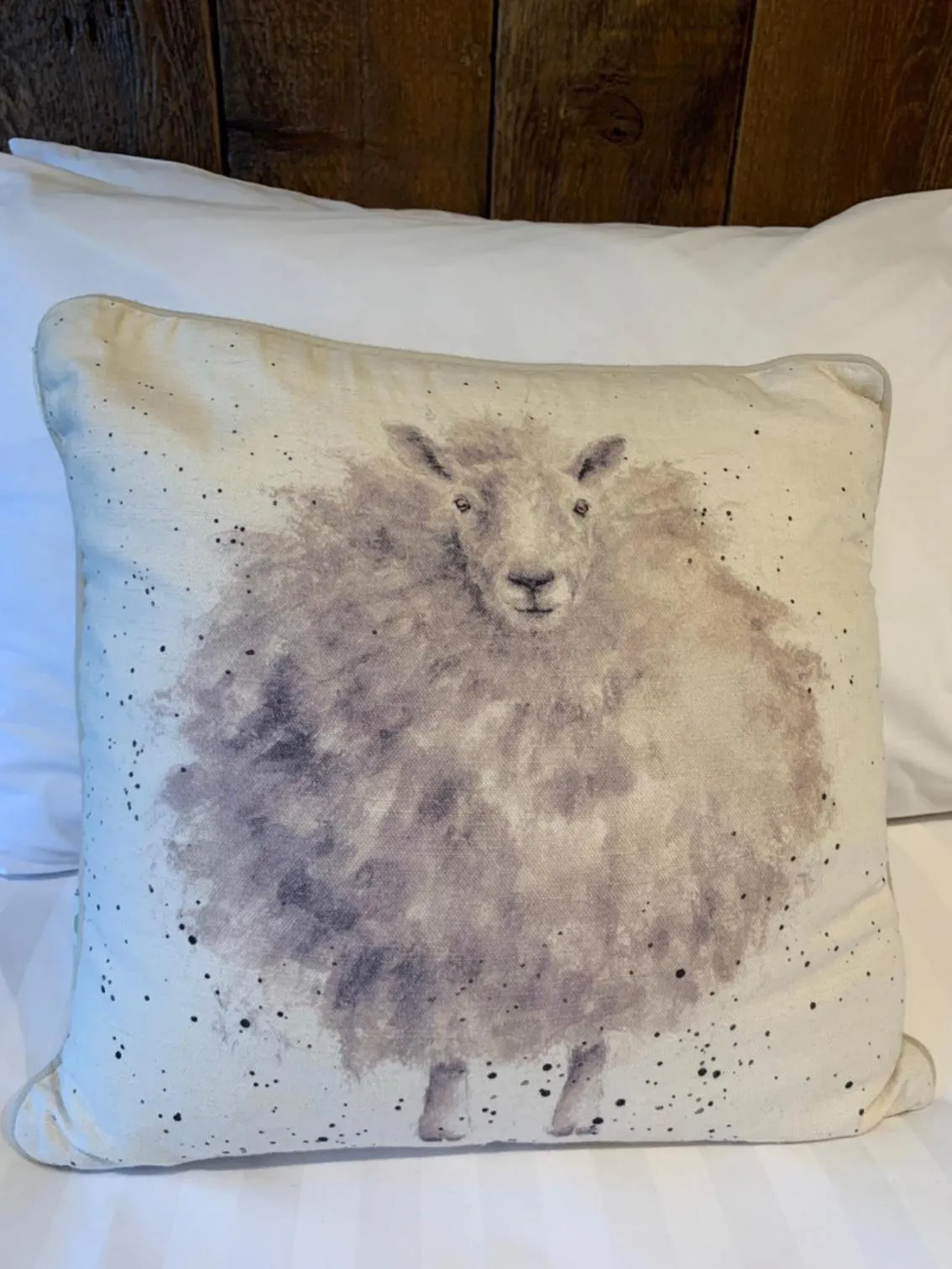 Bedroom in Shoulder of Mutton Inn