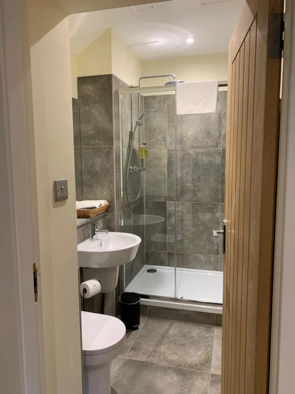 Bathroom in Shoulder of Mutton Inn