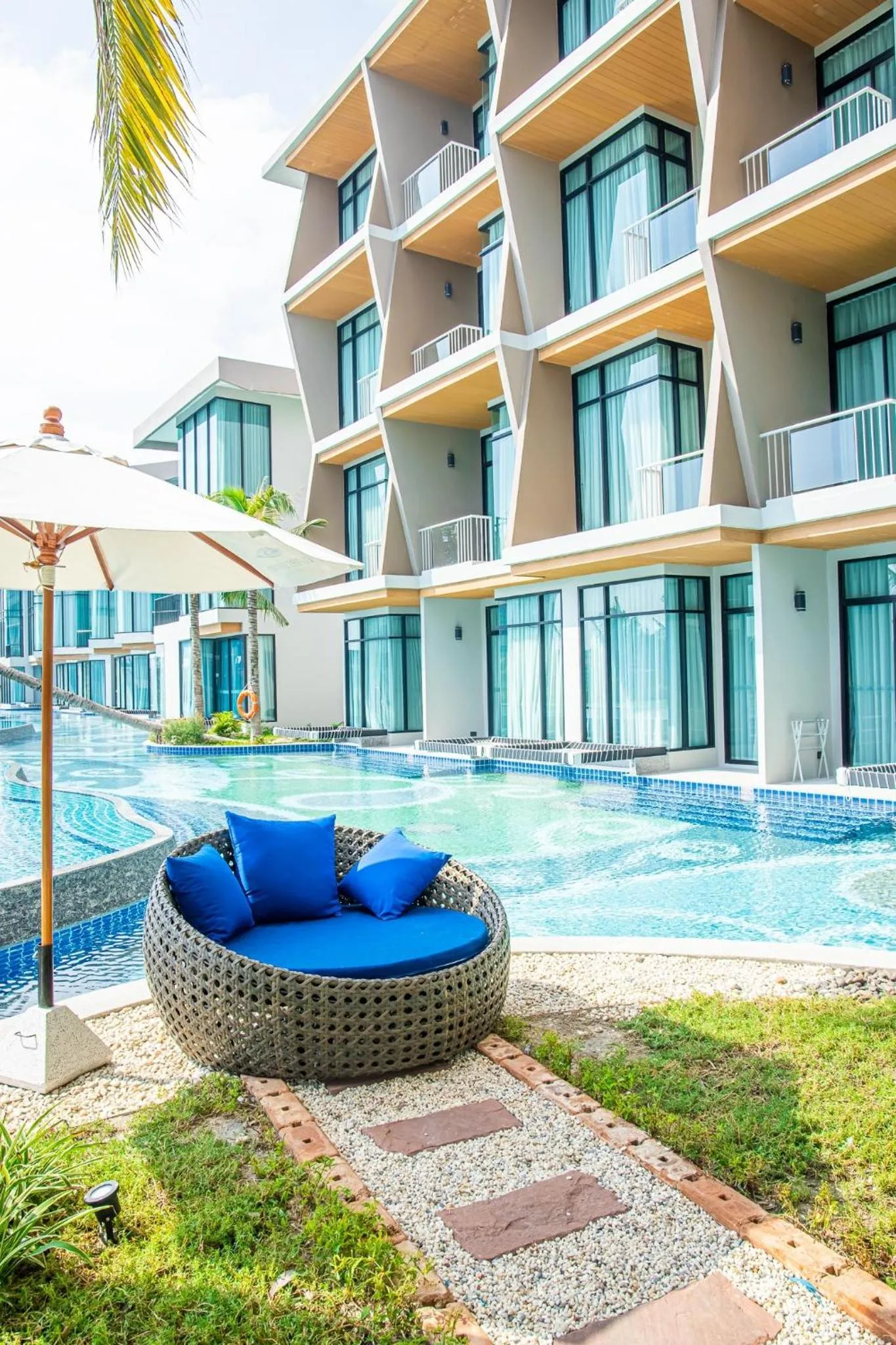 Swimming pool in Elmas Cha Am Design Hotel