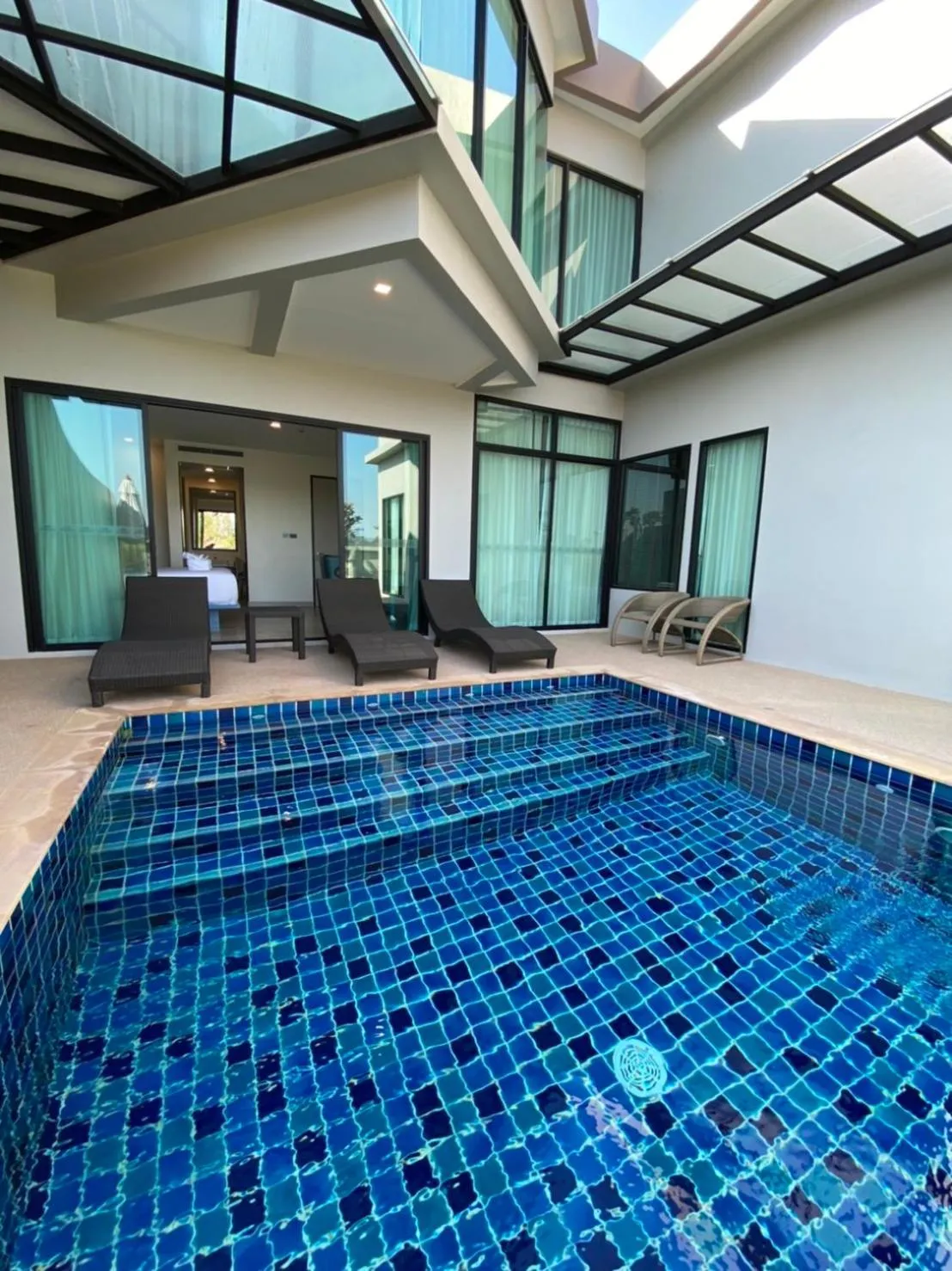 Swimming pool in Elmas Cha Am Design Hotel