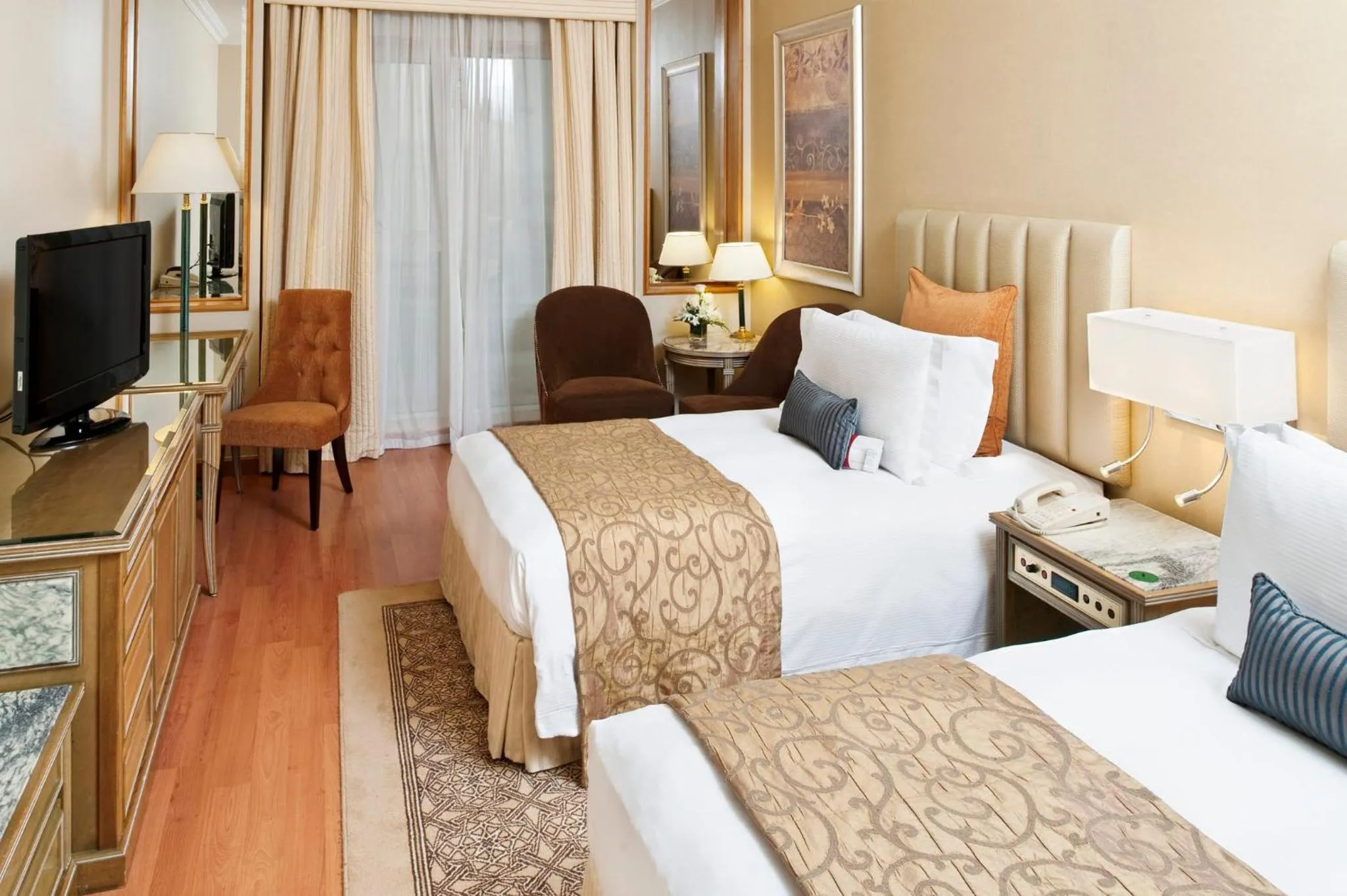 Photo of the whole room, Bed in Millennium Plaza Downtown, Dubai