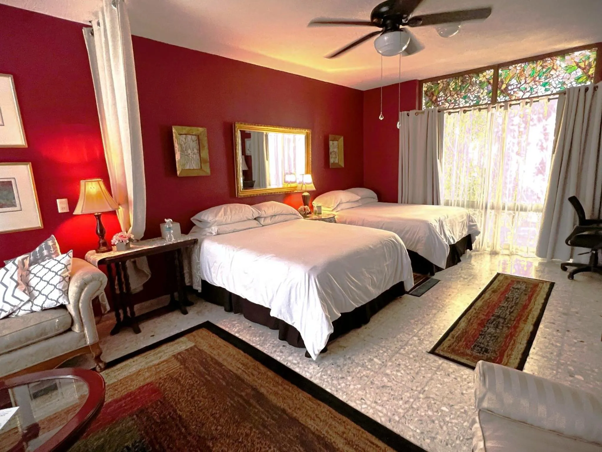 Bed in Dickinson Guest House, Guadalajara Expo