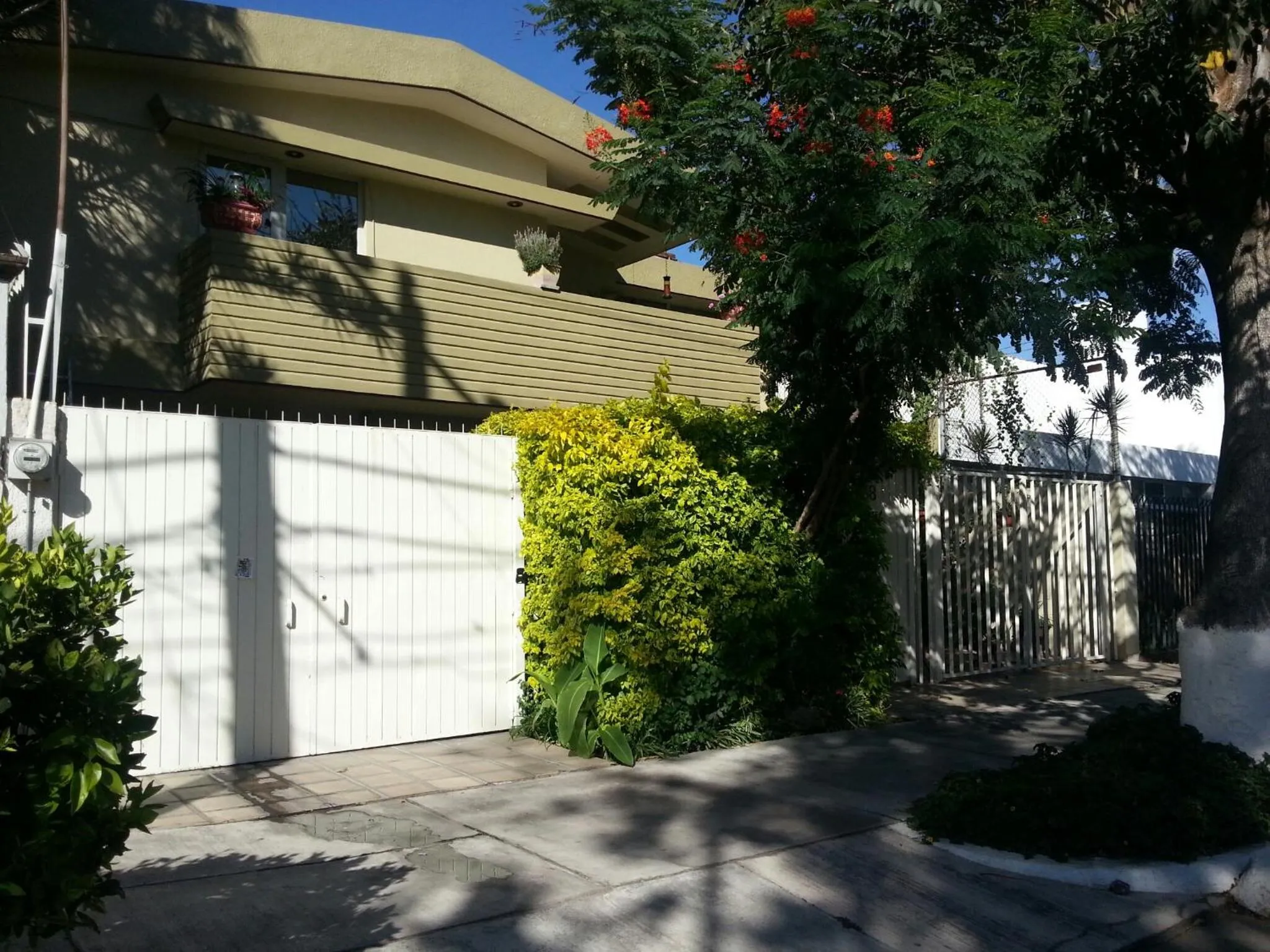 Property building in Dickinson Guest House, Guadalajara Expo