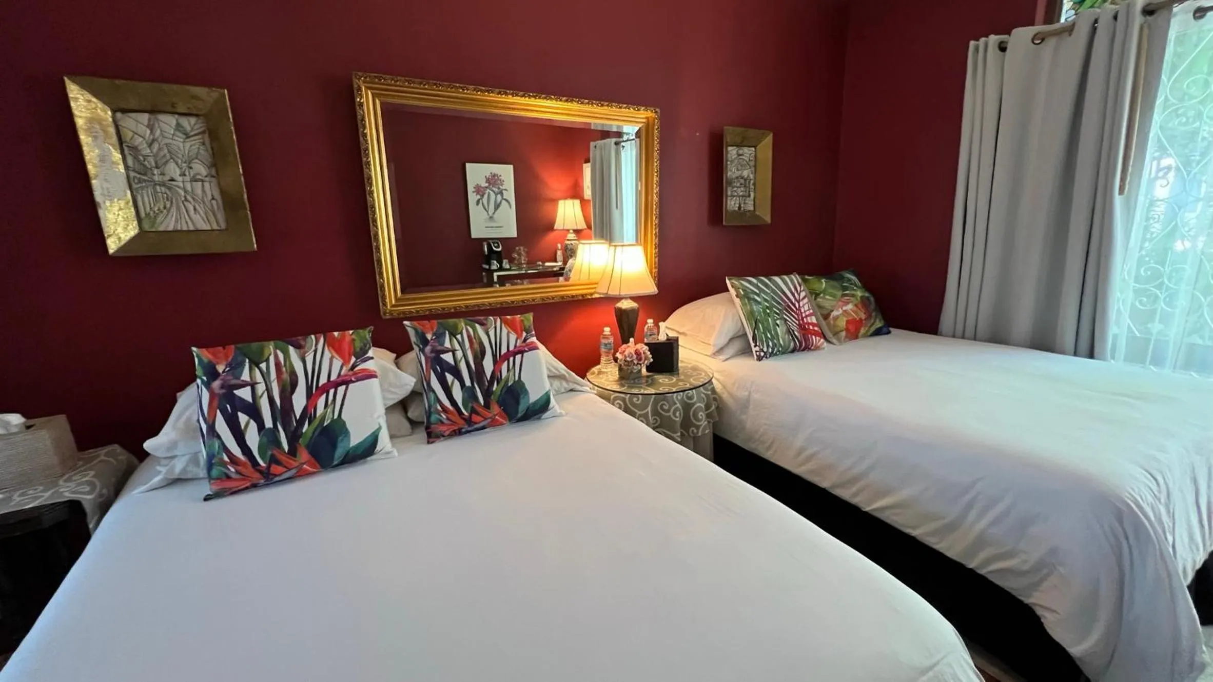 Patio, Bed in Dickinson Guest House, Guadalajara Expo