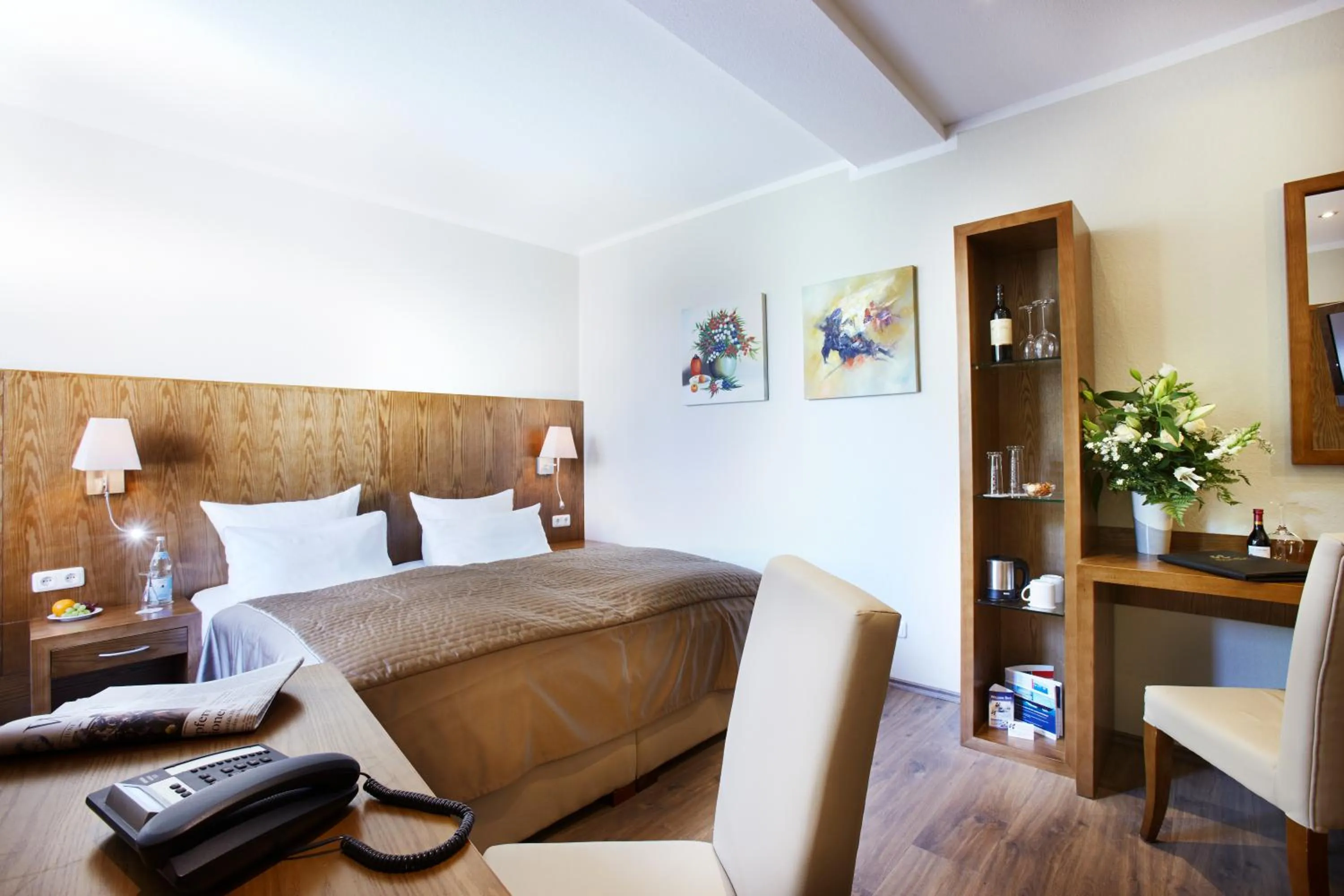 Photo of the whole room, Bed in Hotel Domicil Hamburg by Golden Tulip