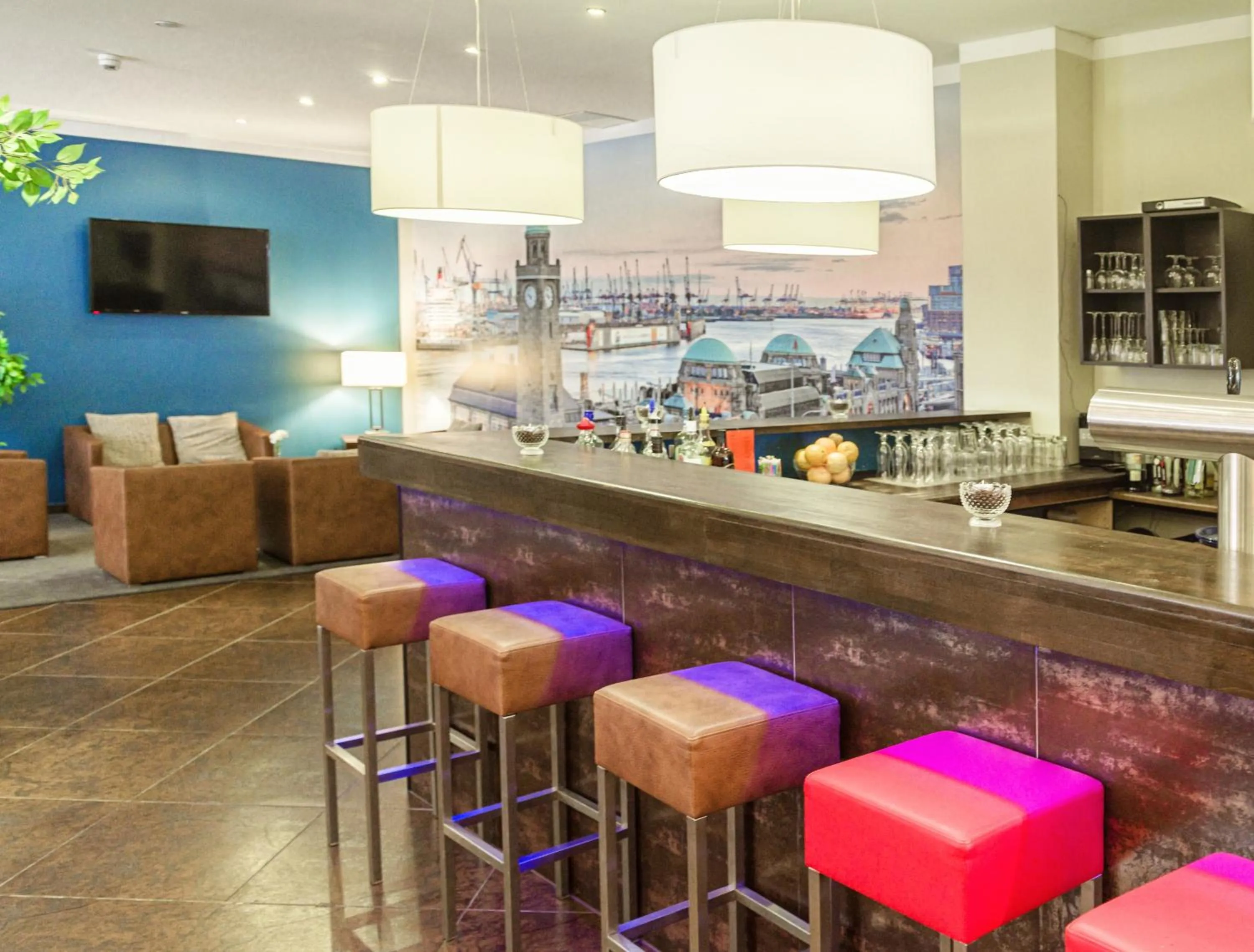 Lounge or bar in Hotel Domicil Hamburg by Golden Tulip