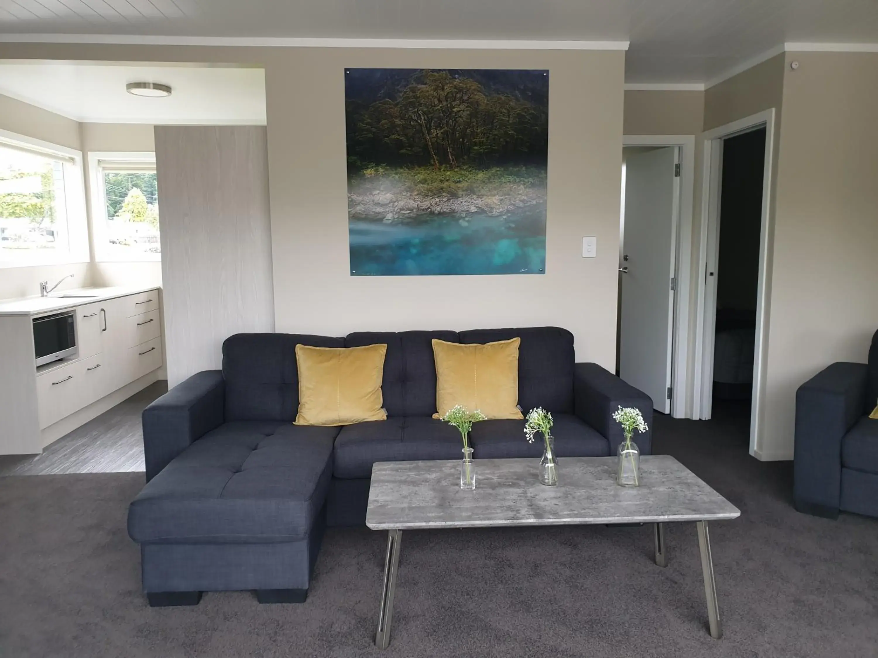 Two-Bedroom Apartment in Lakeside Motel & Apartments Two-Bedroom Apartment in Lakeside Motel & Apartments