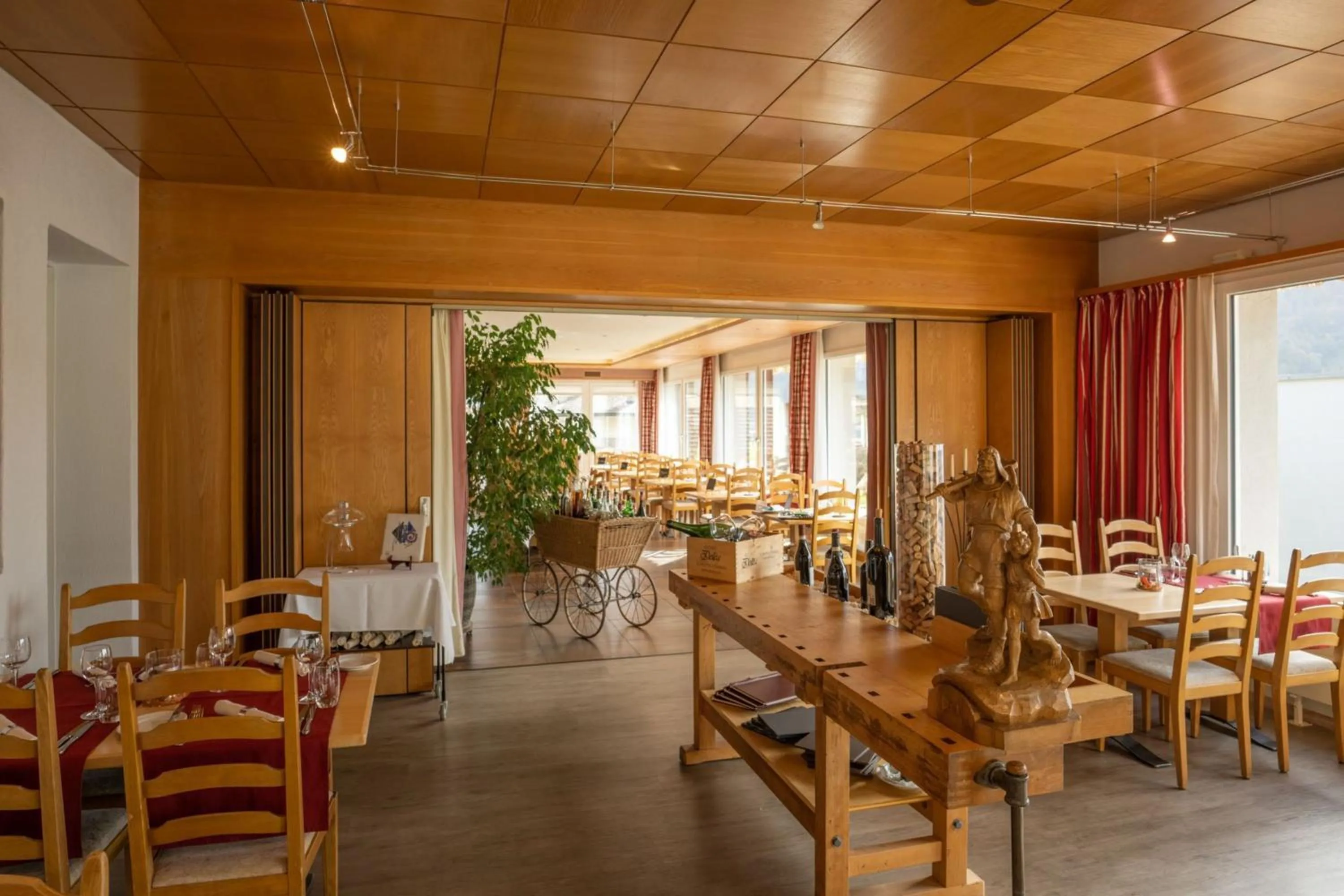 Restaurant/places to eat in Hotel Brienz