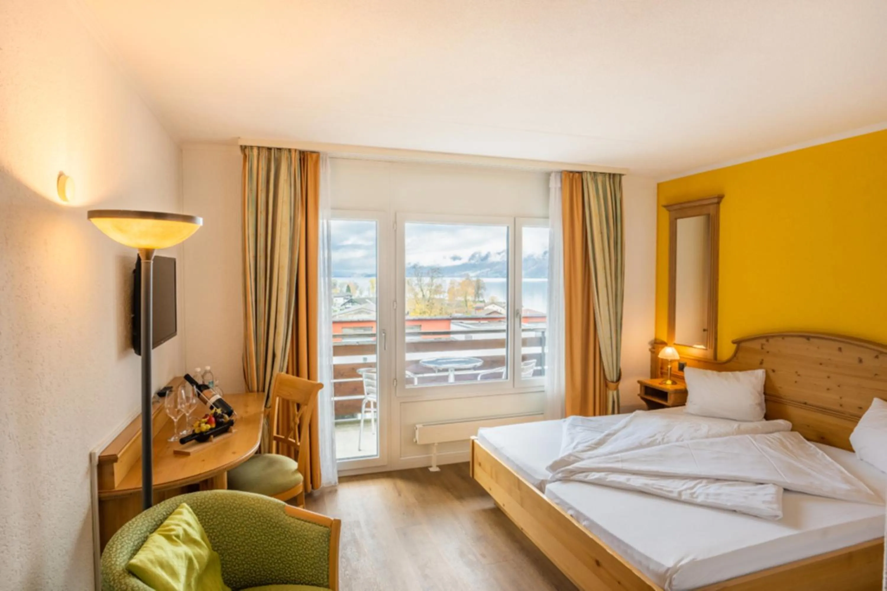 Photo of the whole room, Bed in Hotel Brienz
