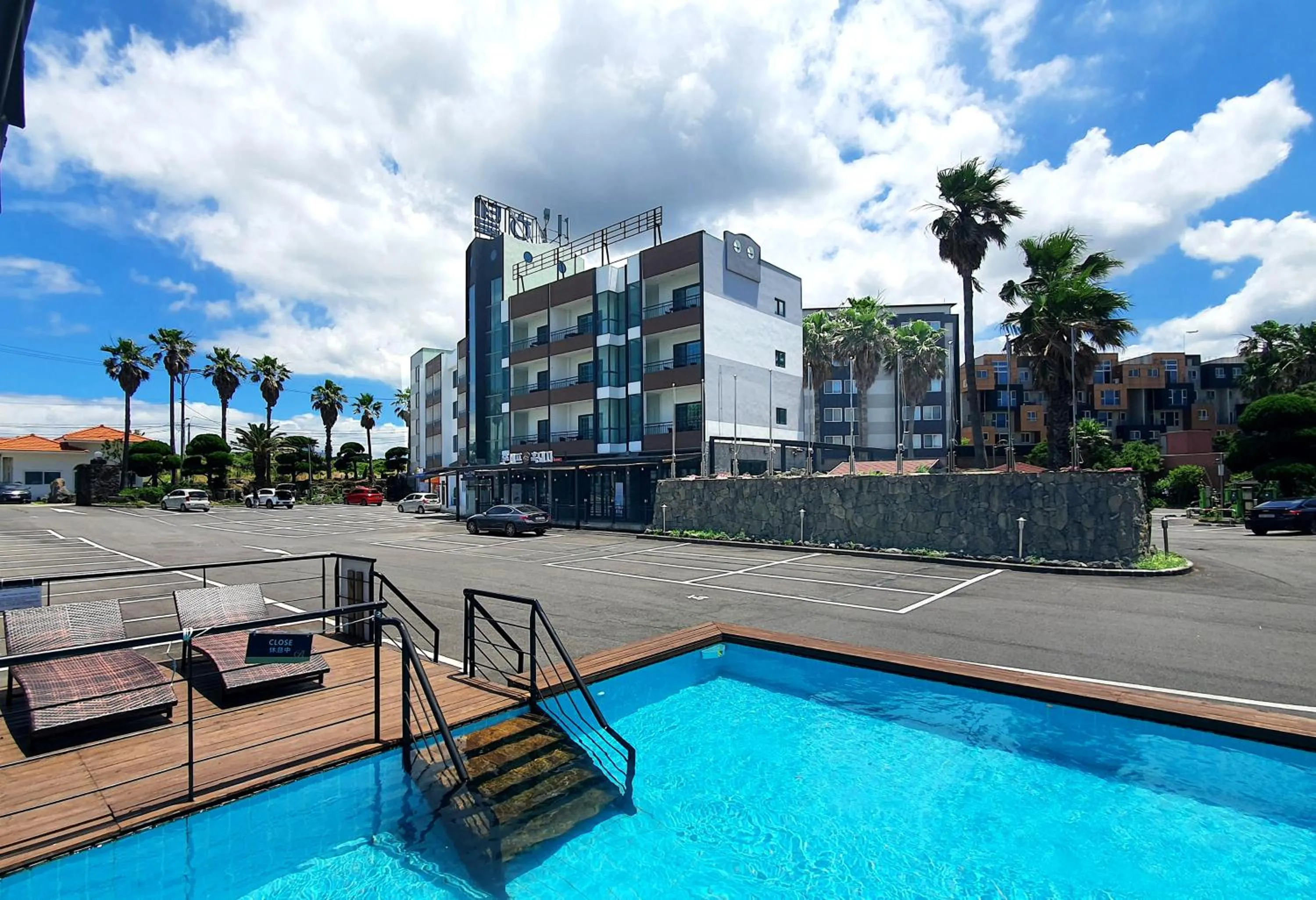 Property building in Sea Cliff Hotel Jeju