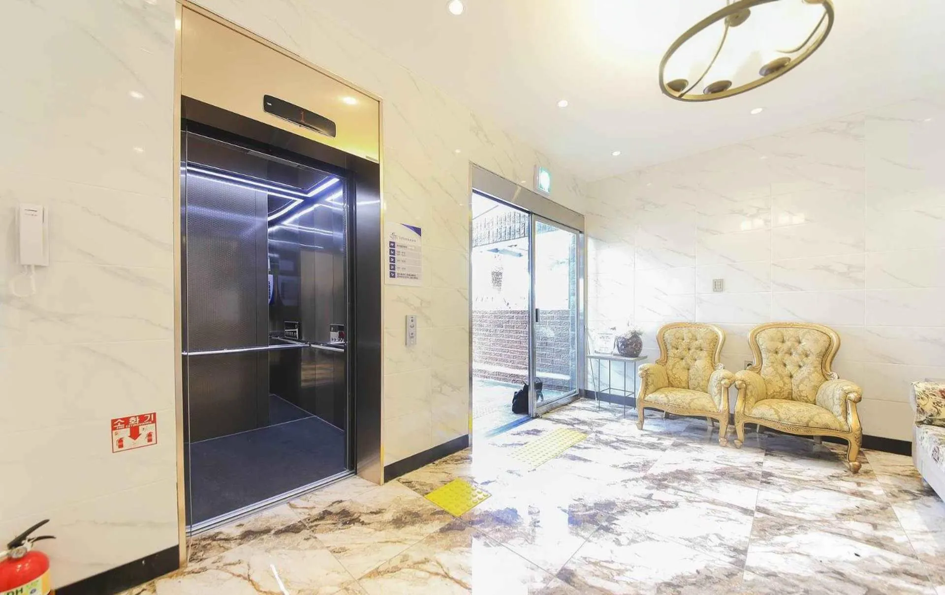 Lobby or reception in Sea Cliff Hotel Jeju