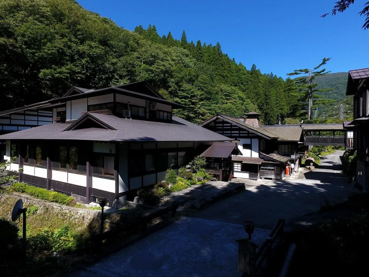 Property building in Houshi Onsen Chojukan